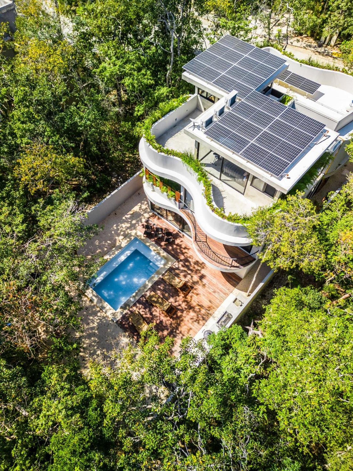 Luxury 4BR Eco Villa 10ppl Outdoor Pizza Oven - Private Pool & Jacuzzi, imagen 5