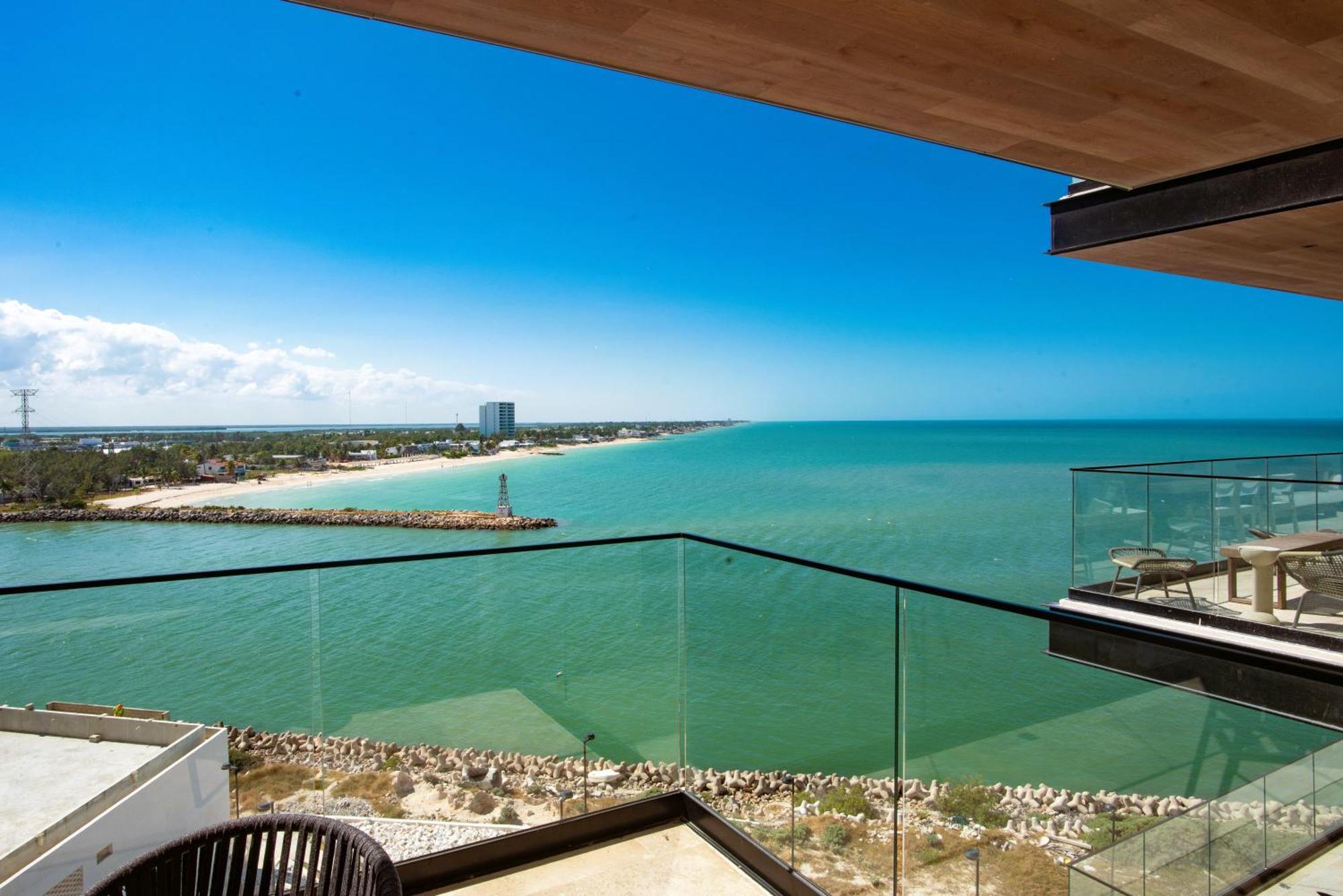 Beautiful 2BR Condo with unforgettable ocean views Yucalpeten Marina Resort, foto 12