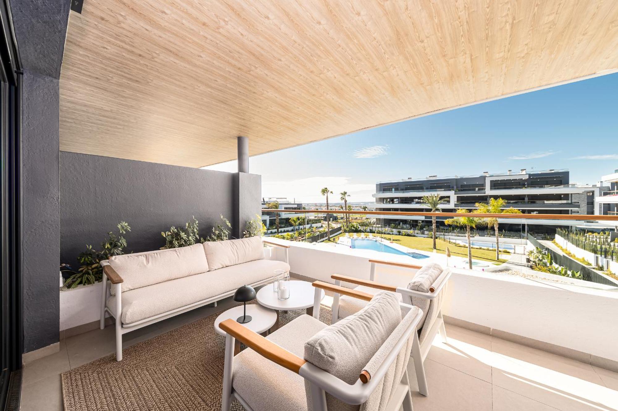 CasaBlanka Boutique Apartment, Pool & Sunset Terrace, Torrevieja