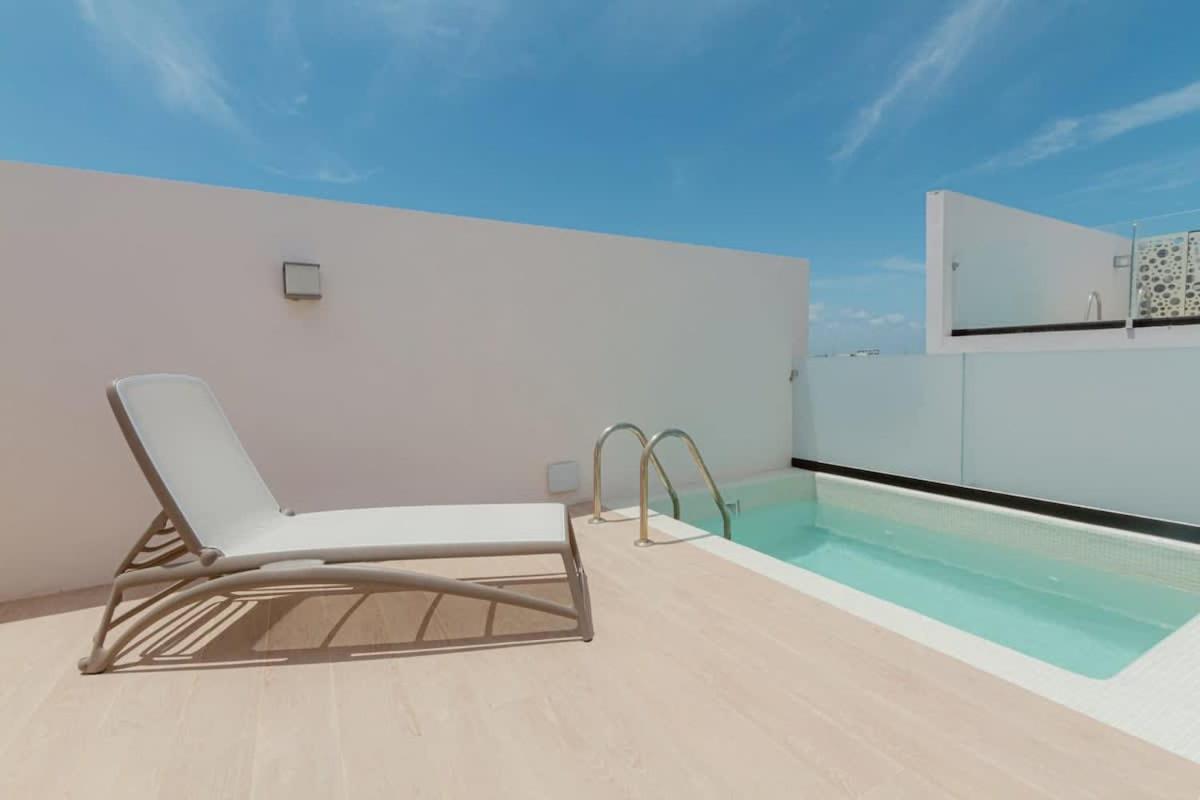 2BR Condo w Private Rooftop Pool Near Beach, foto 6