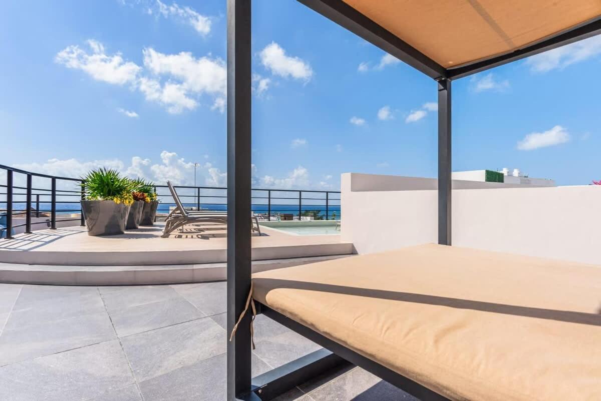 2BR Condo w Private Rooftop Pool Near Beach, foto 9