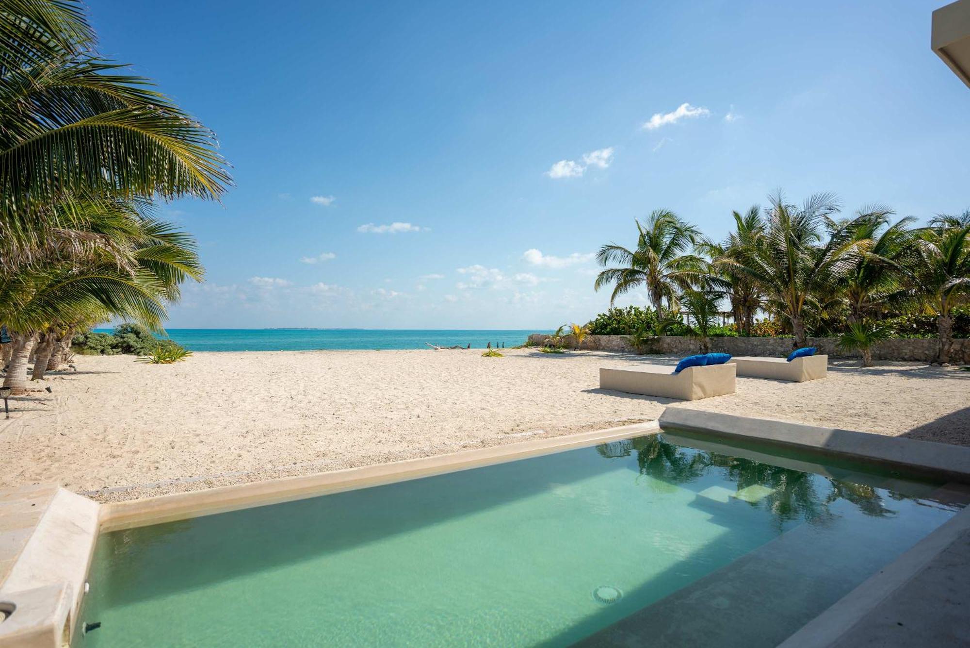 Blanca Beach House - 3BR - Eco-friendly Retreat