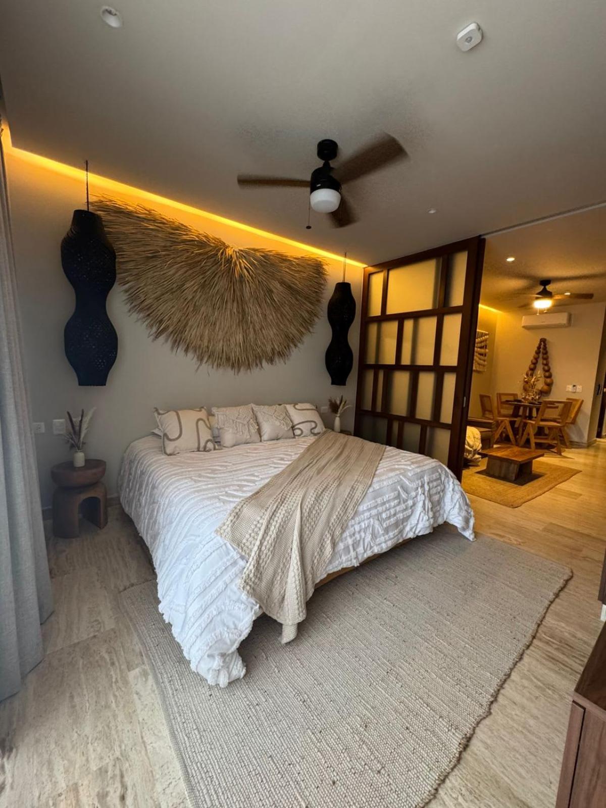 One-Bedroom Apartment near Beach and 5th, imagen 4