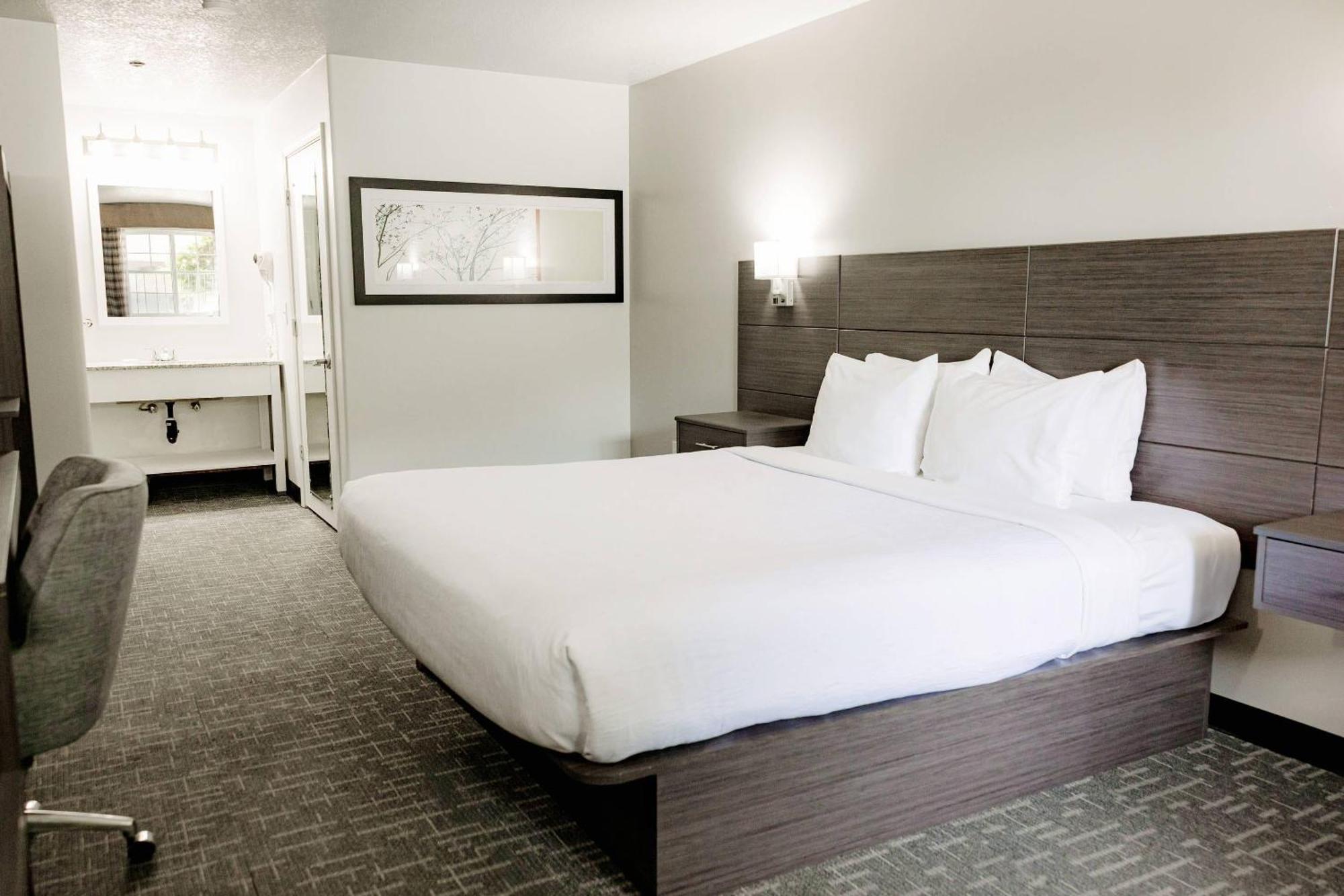 Quality Inn & Suites Lathrop