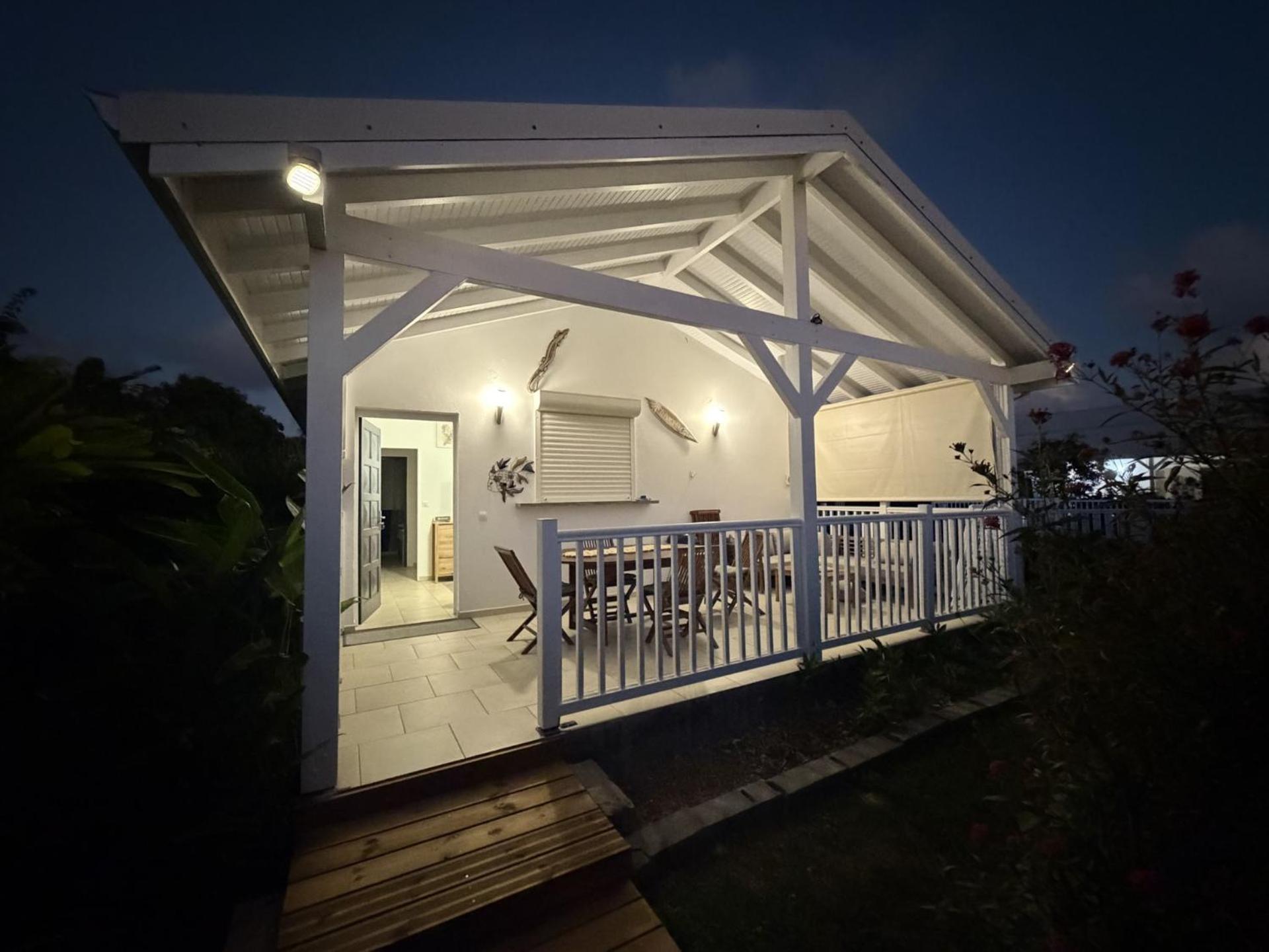 Koly'Dream Saint-François, 3 Maisons Indépendantes, Piscine, Wifi Haut Débit, Parking Gratuit, Autonomie Elec et Citerne D'Eau !!!, imagen 2