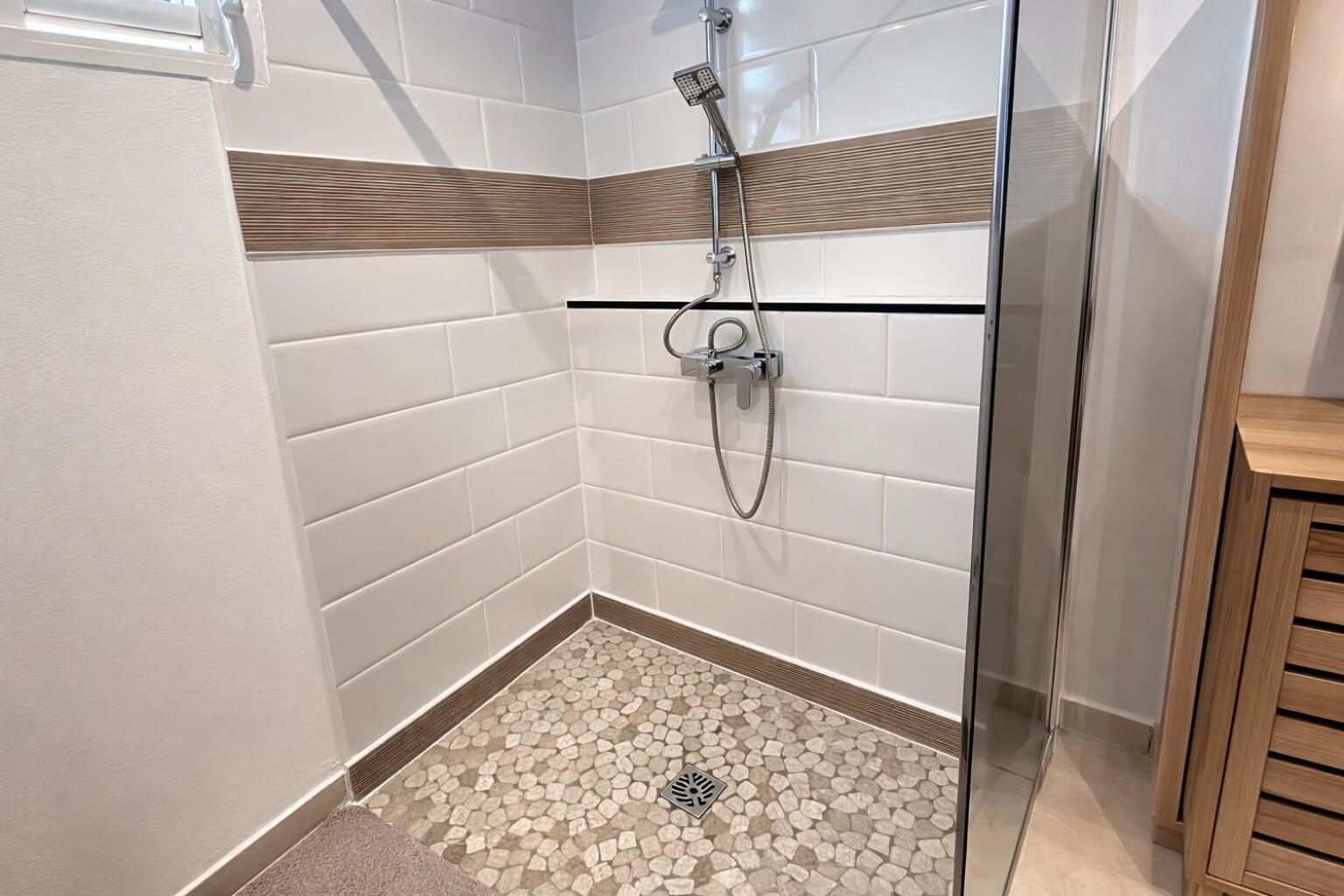 Koly'Dream Saint-François, 3 Maisons Indépendantes, Piscine, Wifi Haut Débit, Parking Gratuit, Autonomie Elec et Citerne D'Eau !!!, foto 15
