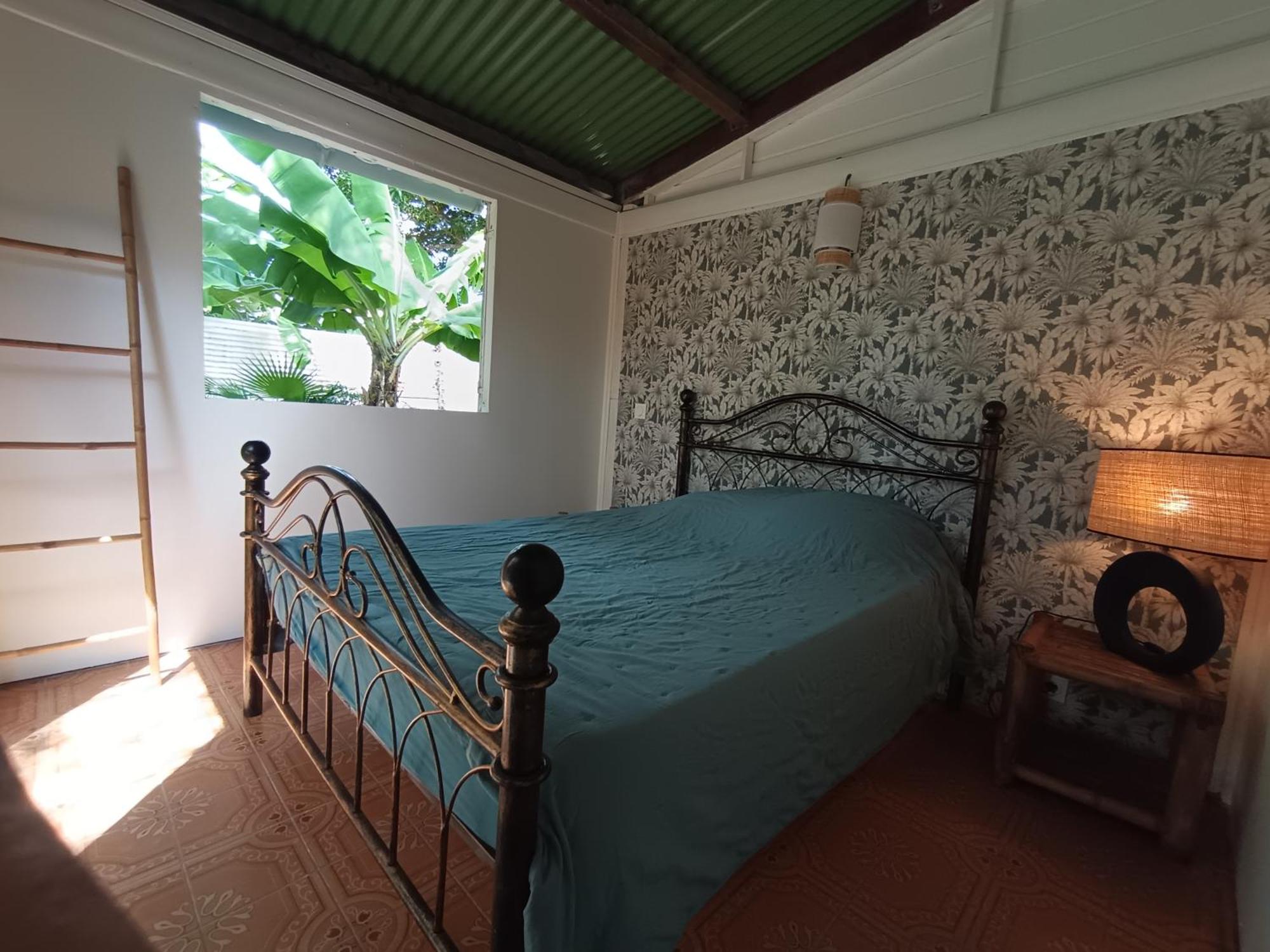 Ma chambre à l' ombre des bananiers