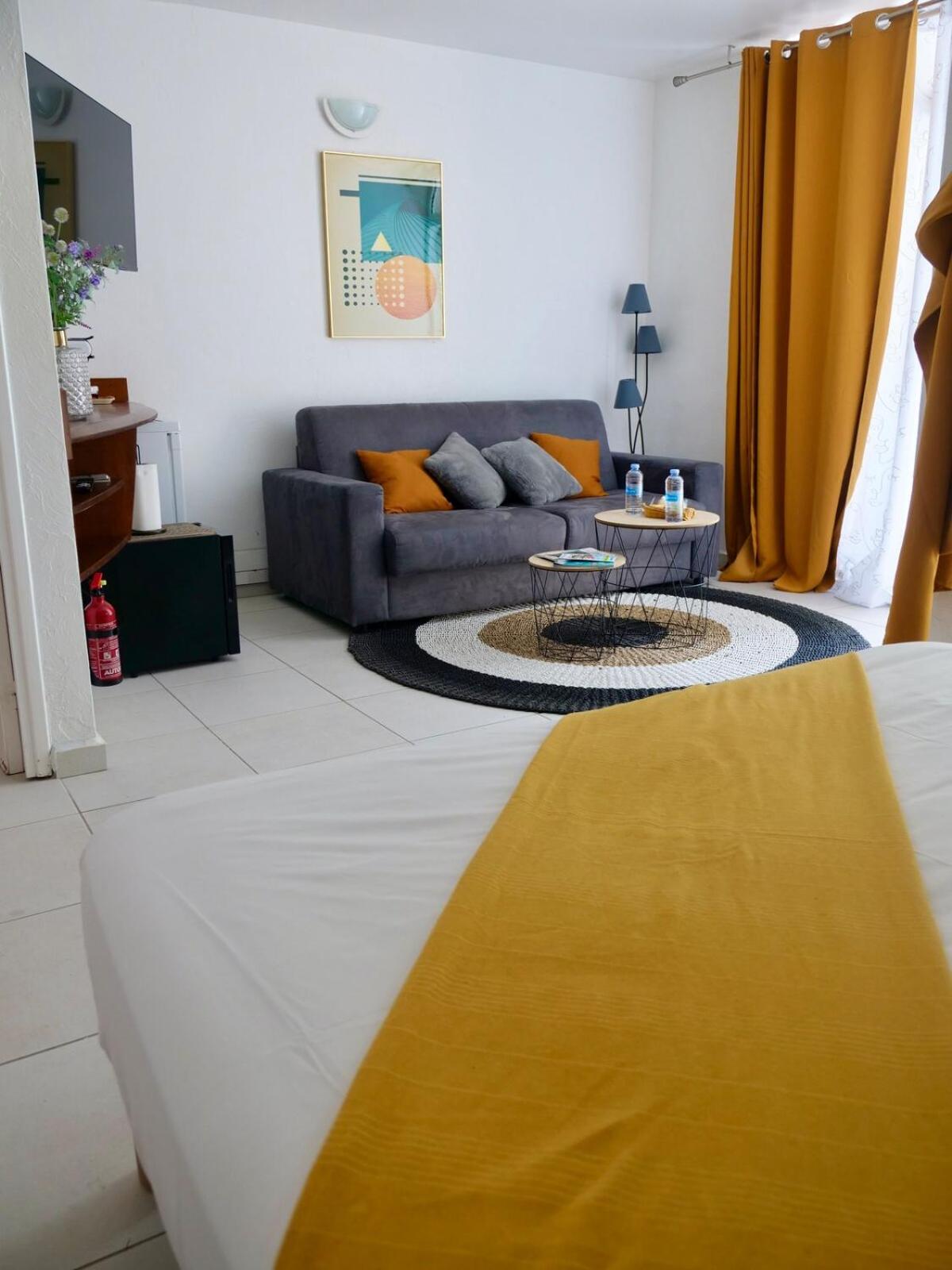 Doux appartement avec jardin et plage privée