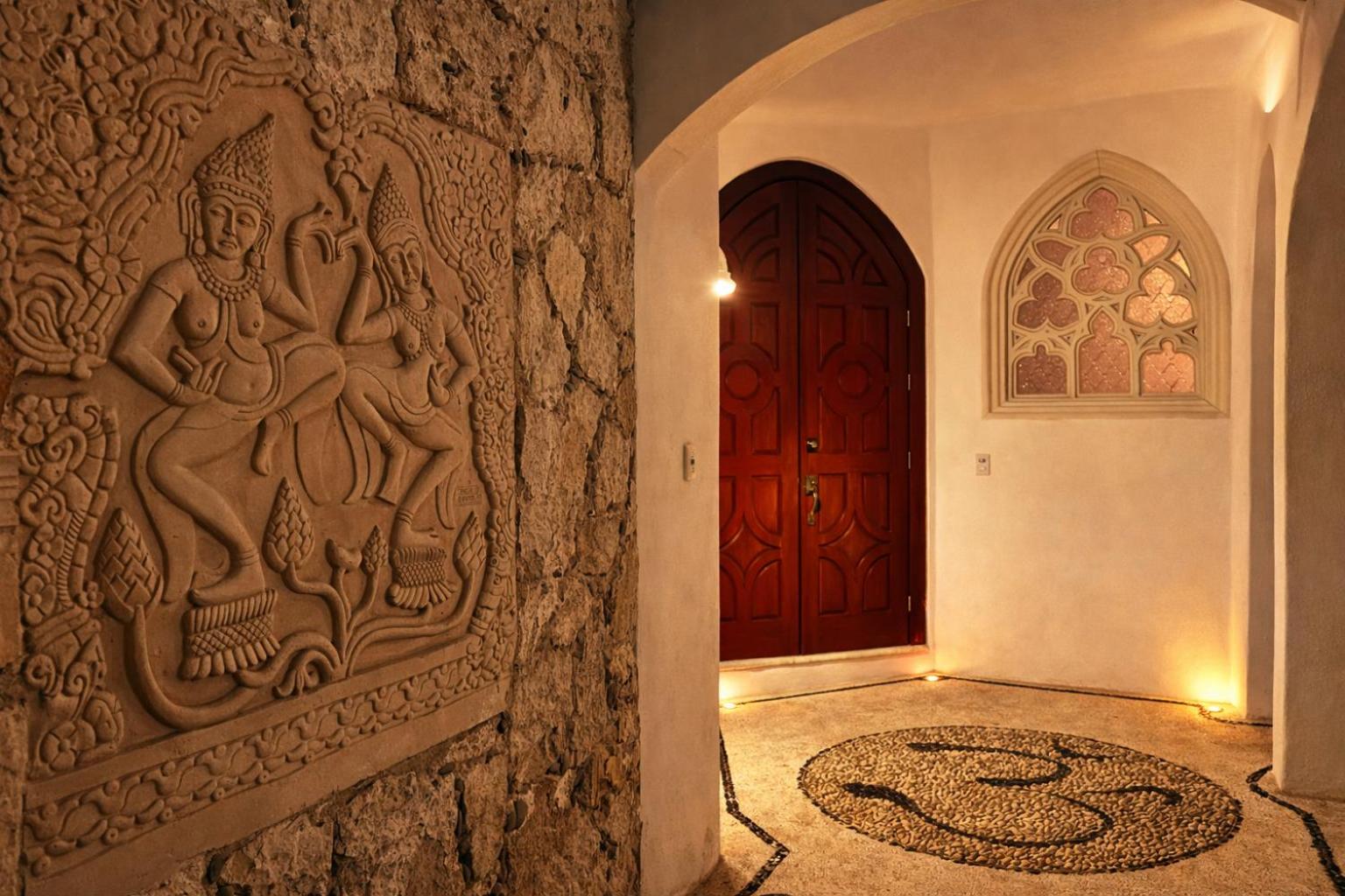 Romantic Luxury Villa with Rooftop Jacuzzi - 50m from Beach, foto 16