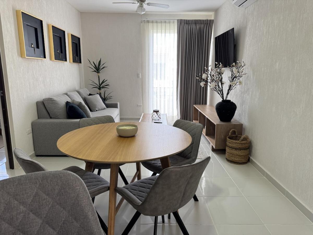 Comfortable 2BR Condo pool & gym, imagen 3