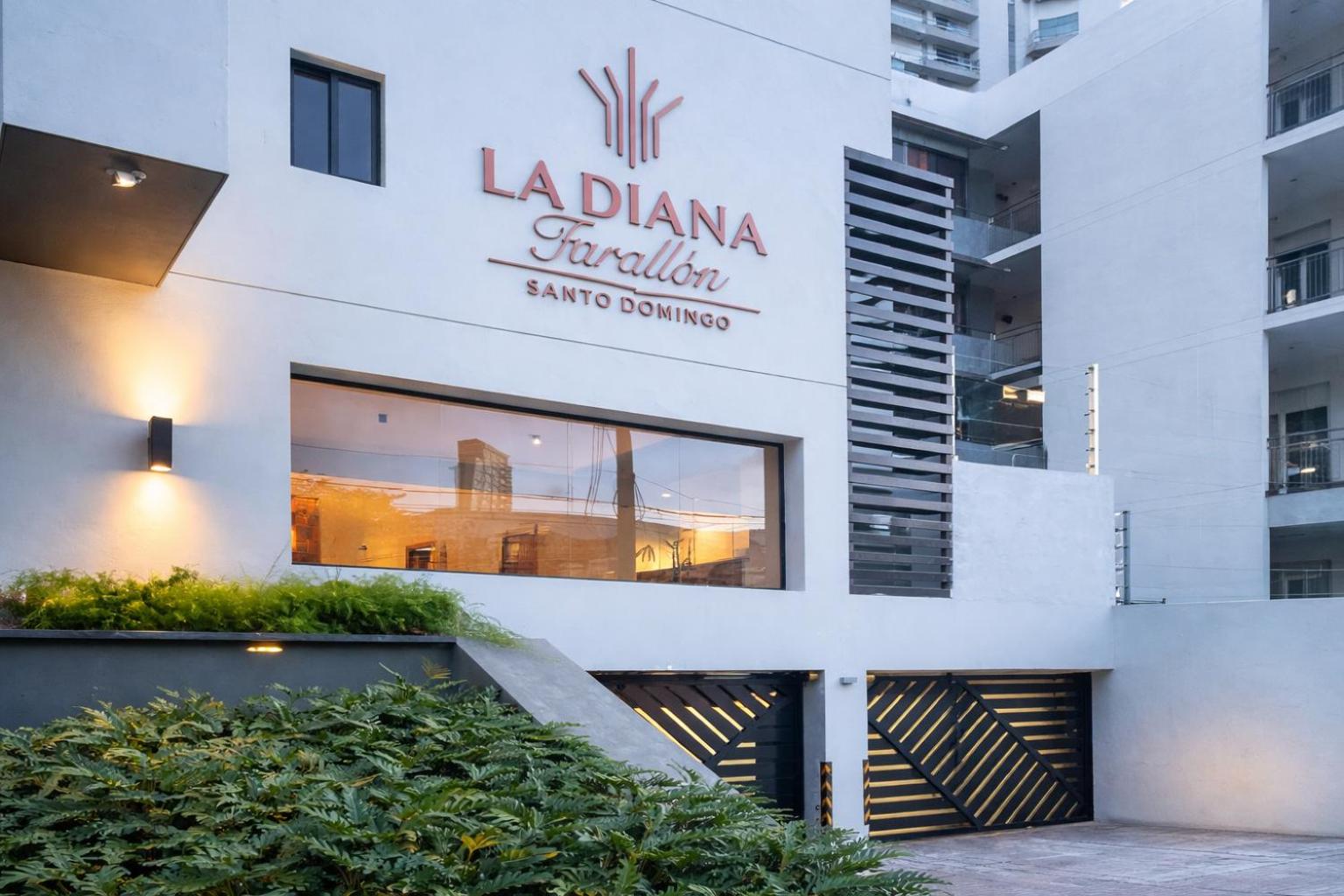 Elegant 2BR in La Esperilla with Balcony, Rooftop and Gym, foto 14