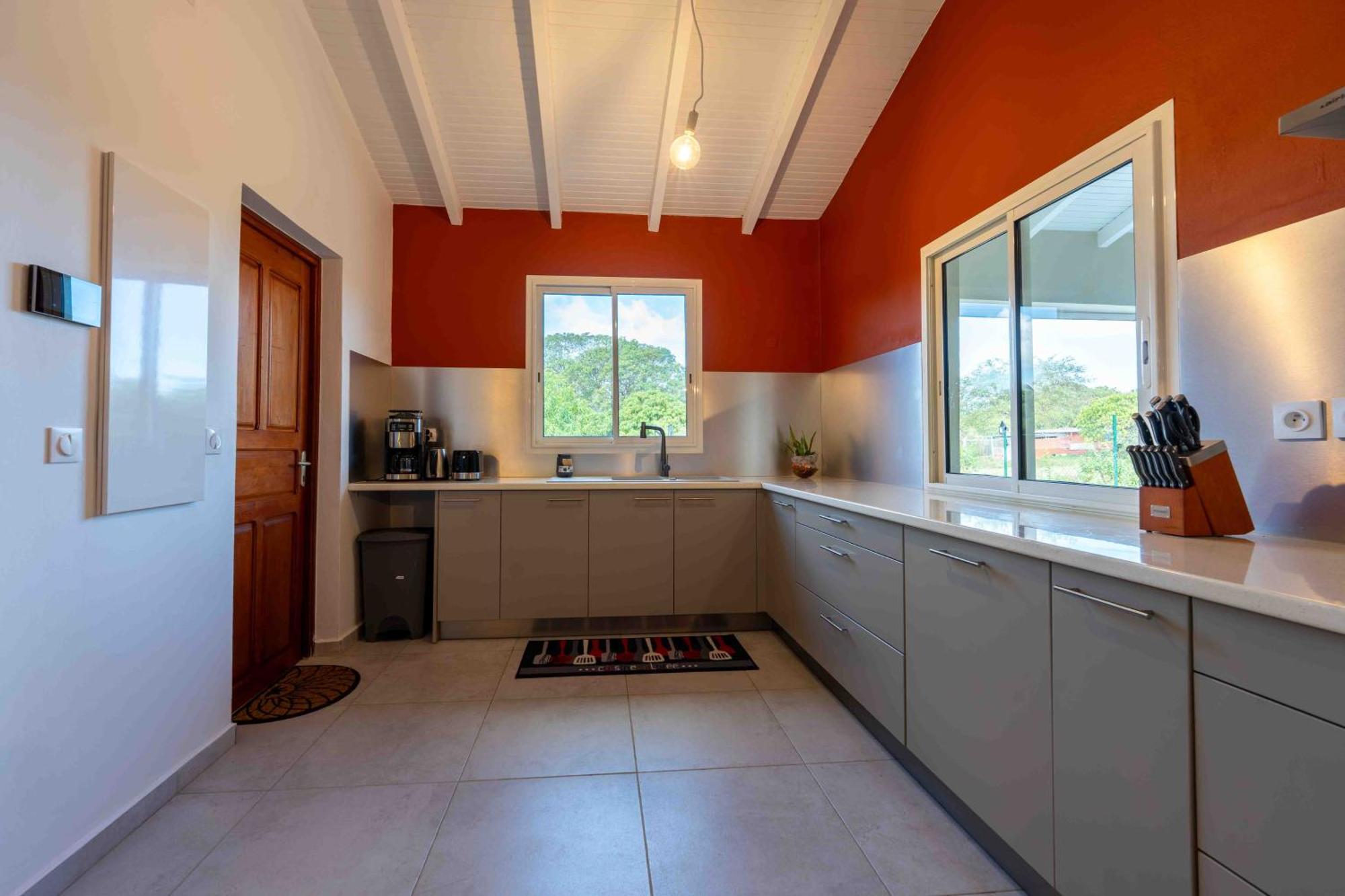 Grande maison lumineuse - 8 personnes - jardin arboré & terrasse, foto 10