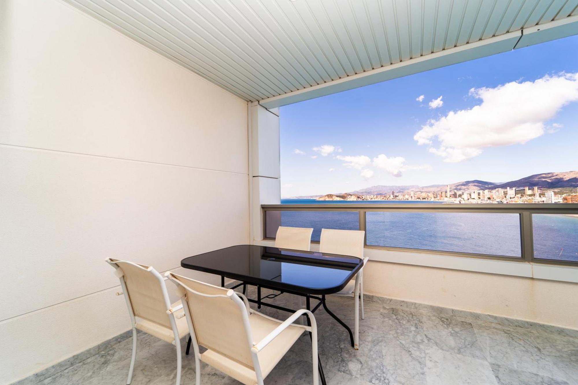 Amazing Seaview 2BR Apartment in Benidorm