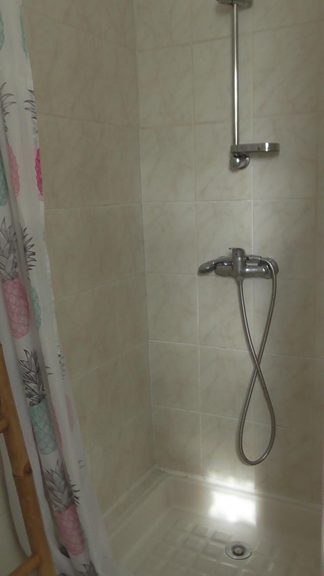 Appartement spacieux étage maison avec jardin à Ste Anne, foto 8
