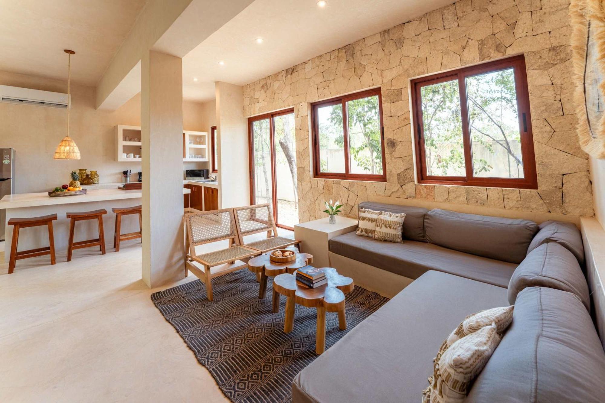 Modern ground-level 3BR Retreat with Private Pool, foto 7