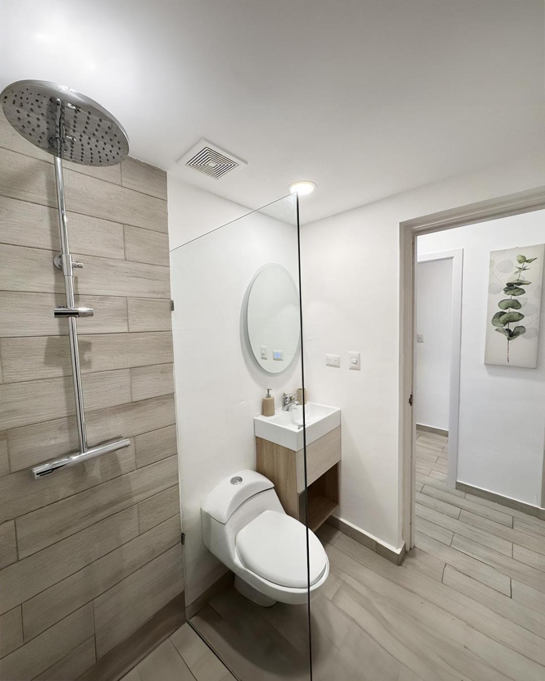 White Sands Tropical Oasis with Private Pool 3 Mins to the Beach, foto 8