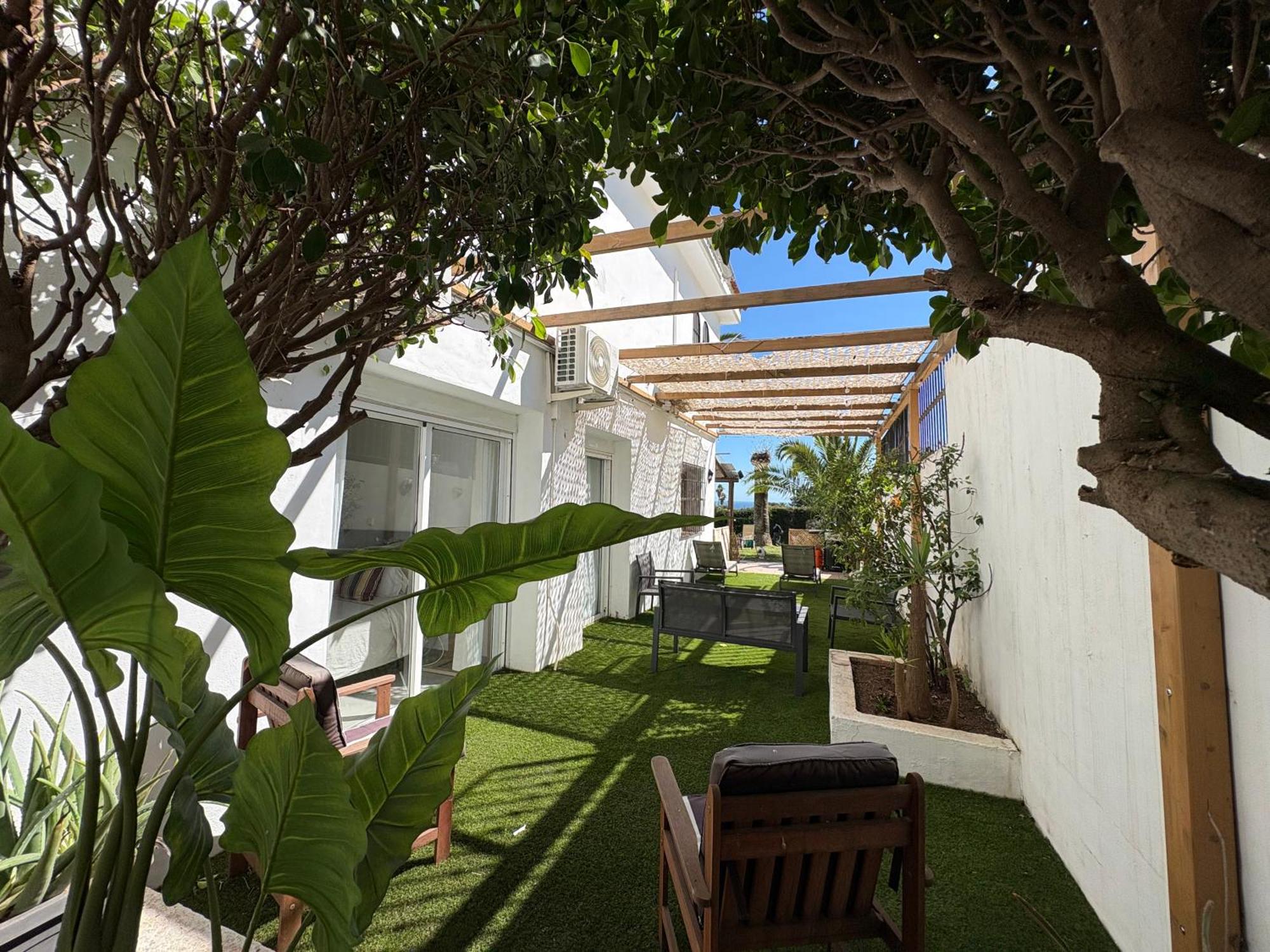 Villa Tranquilla - Sea View Apartments with Pool - Walk to Beach - Family and pet Friendly — photo 3