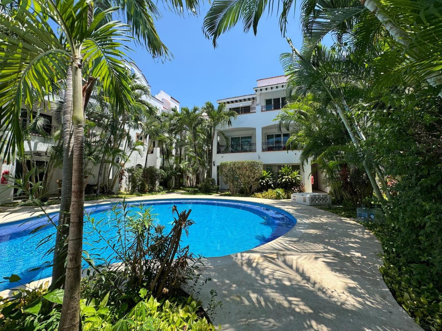 Desirable Location, Private Terrace Overlook Pool, imagen 5