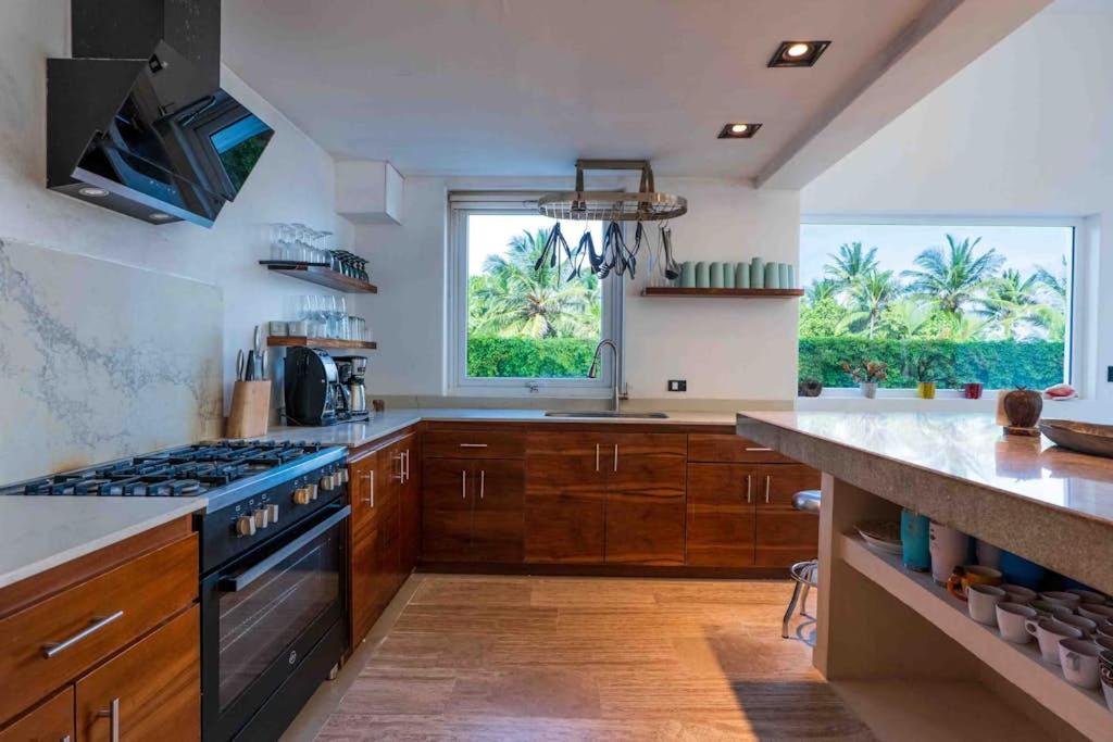Beachfront paradise with private pool ocean view full kitchen & shaded patio - Villa Mandala, foto 9
