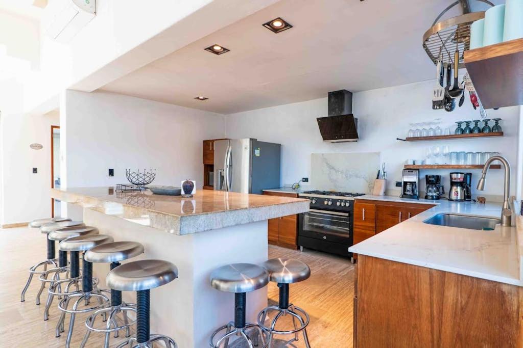 Beachfront paradise with private pool ocean view full kitchen & shaded patio - Villa Mandala, foto 7