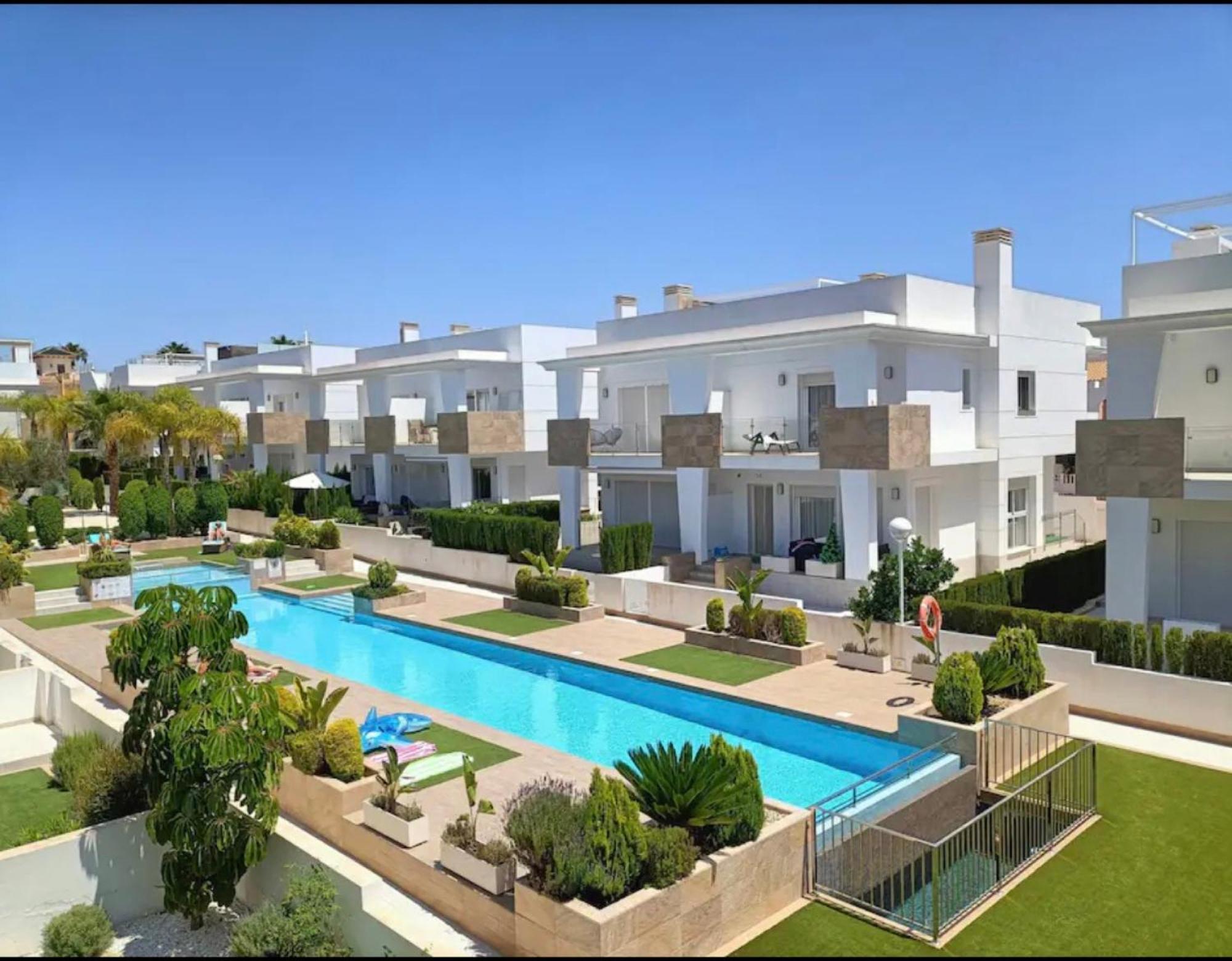 R-22 Exclusive Holiday House