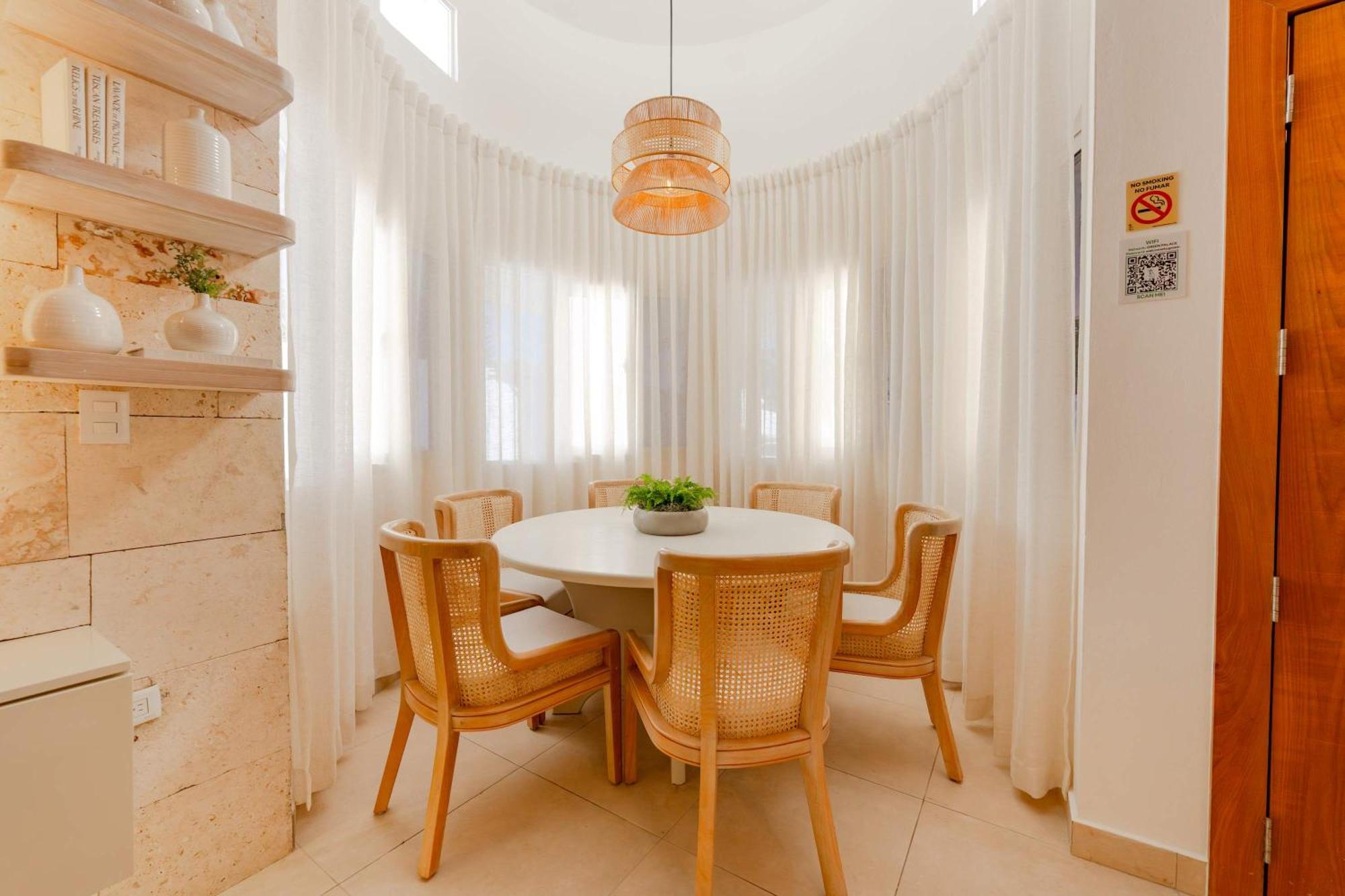 Green Palace 7 Bedroom Villa in Sosua with Security, foto 7