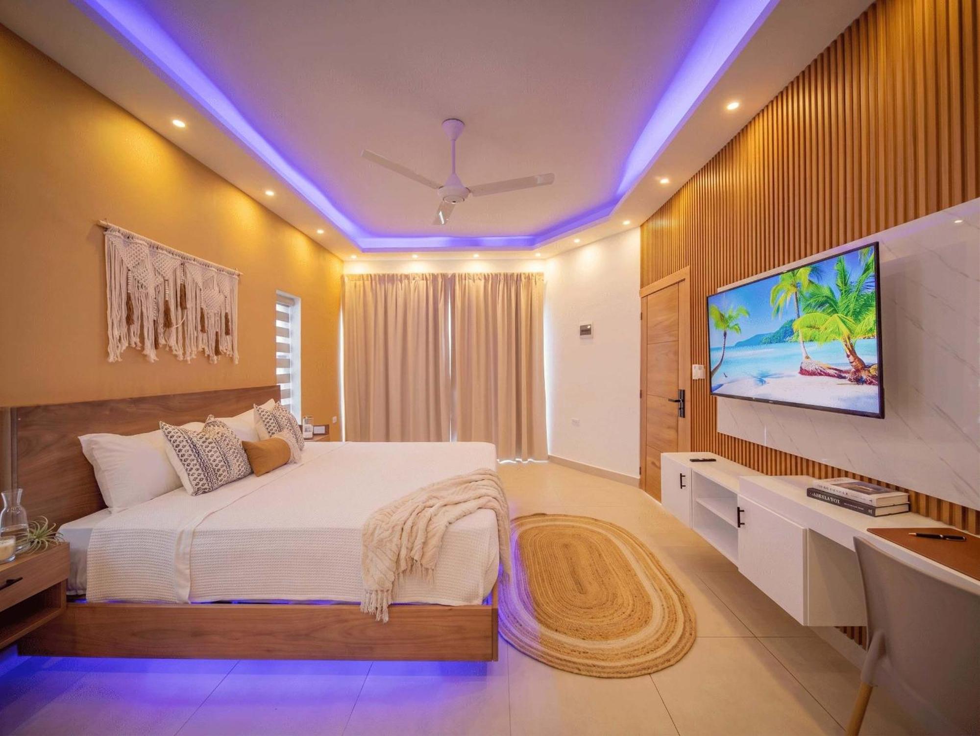 Green Palace 7 Bedroom Villa in Sosua with Security, imagen 5