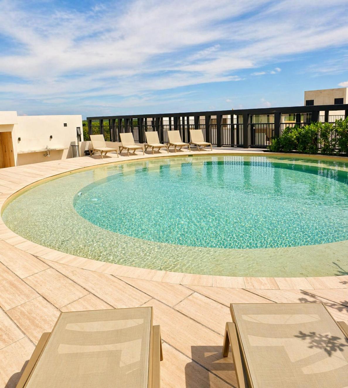 Tuk Hacienda Studio Rooftop Pool Padel TUK, imagen 2