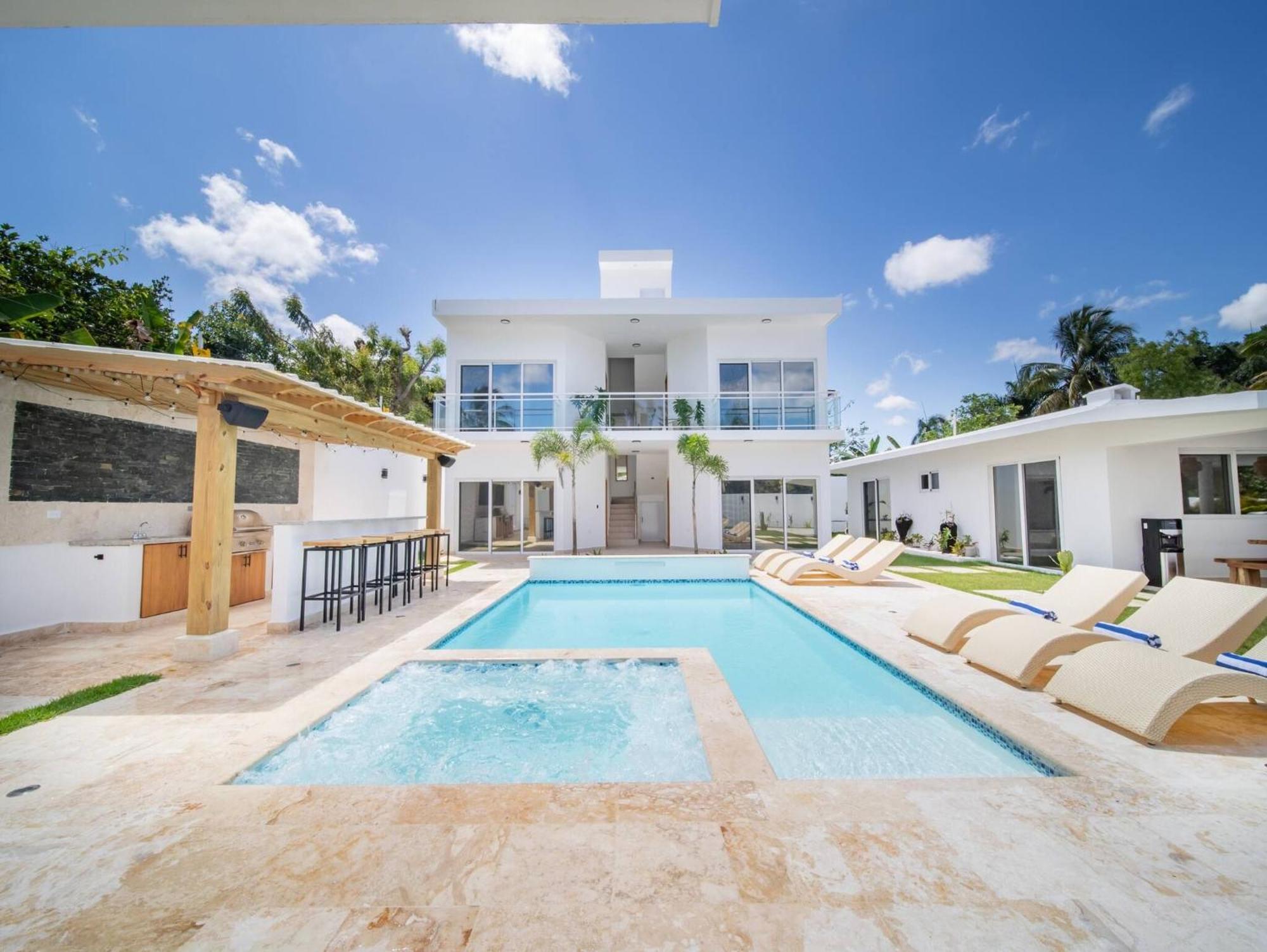 14 BR Getaway 2 mins from Sosua action, imagen 3