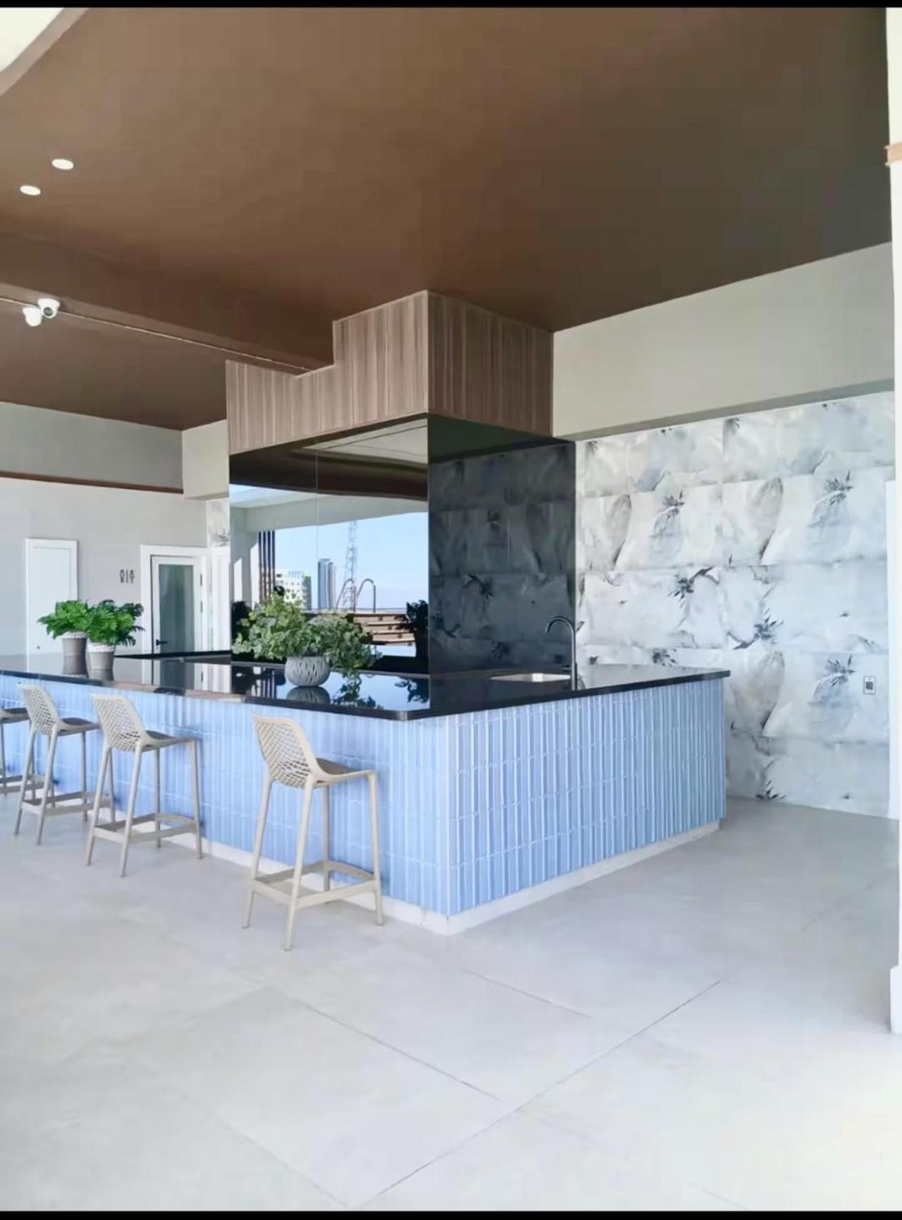Luxury Designer Suite, Infinity Pool,City Views, foto 11