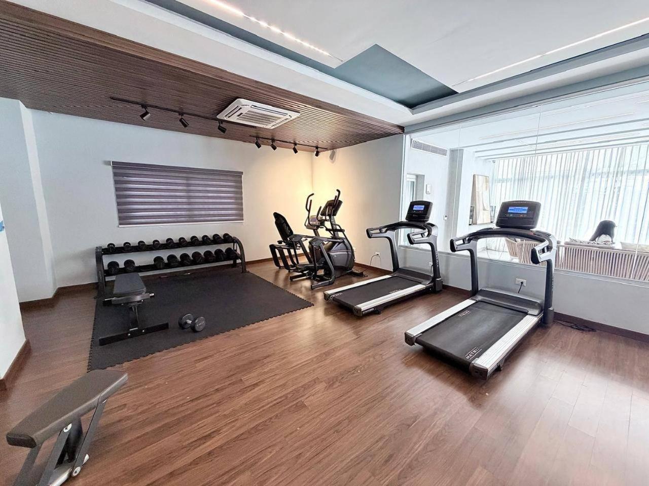 Modern 2 Bedroom Condo with Pool, gym, Wi-Fi., foto 10