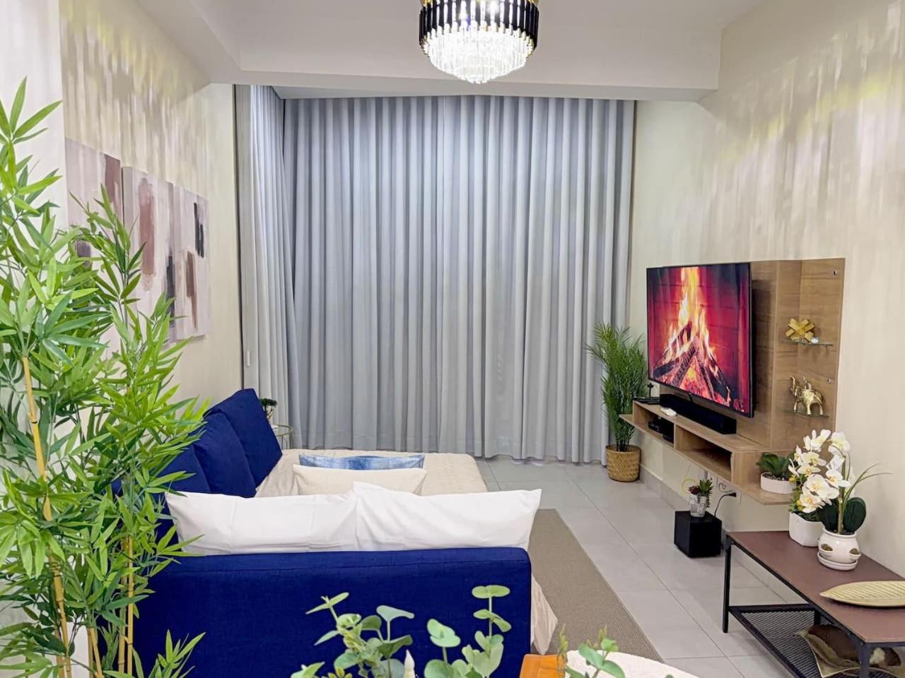 Modern 2 Bedroom Condo with Pool, gym, Wi-Fi., foto 12