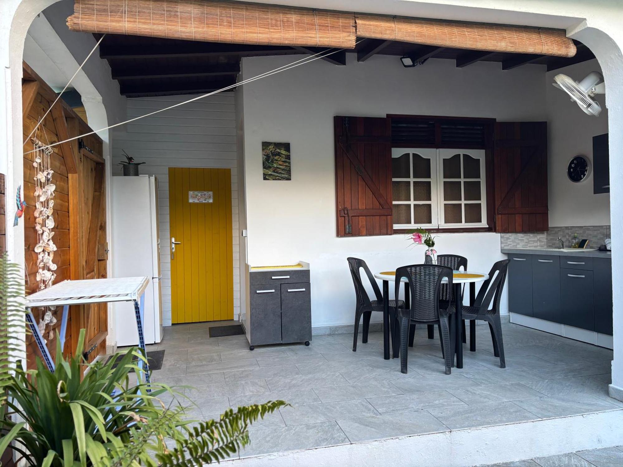 Gwada-Zen-Breizh 3 hébergements au choix 1 avec piscine privée, 1 avec jacuzzi privé, 1 simple sans piscine ni jacuzzi, foto 11