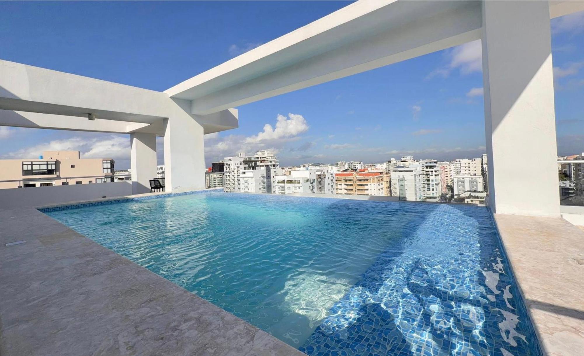 Luxury Designer Suite, Infinity Pool,City Views, imagen 2