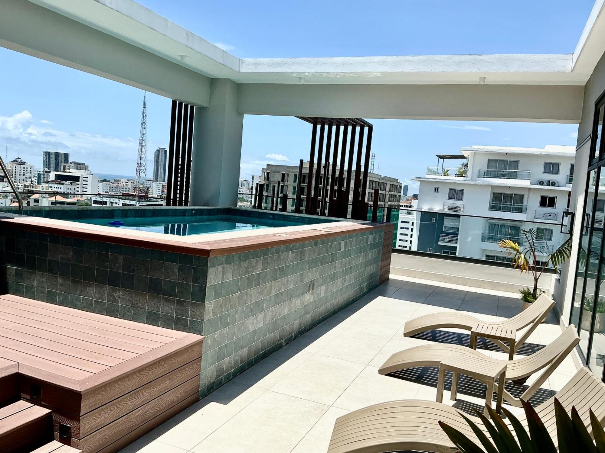 Luxury Designer Suite, Infinity Pool,City Views, foto 8