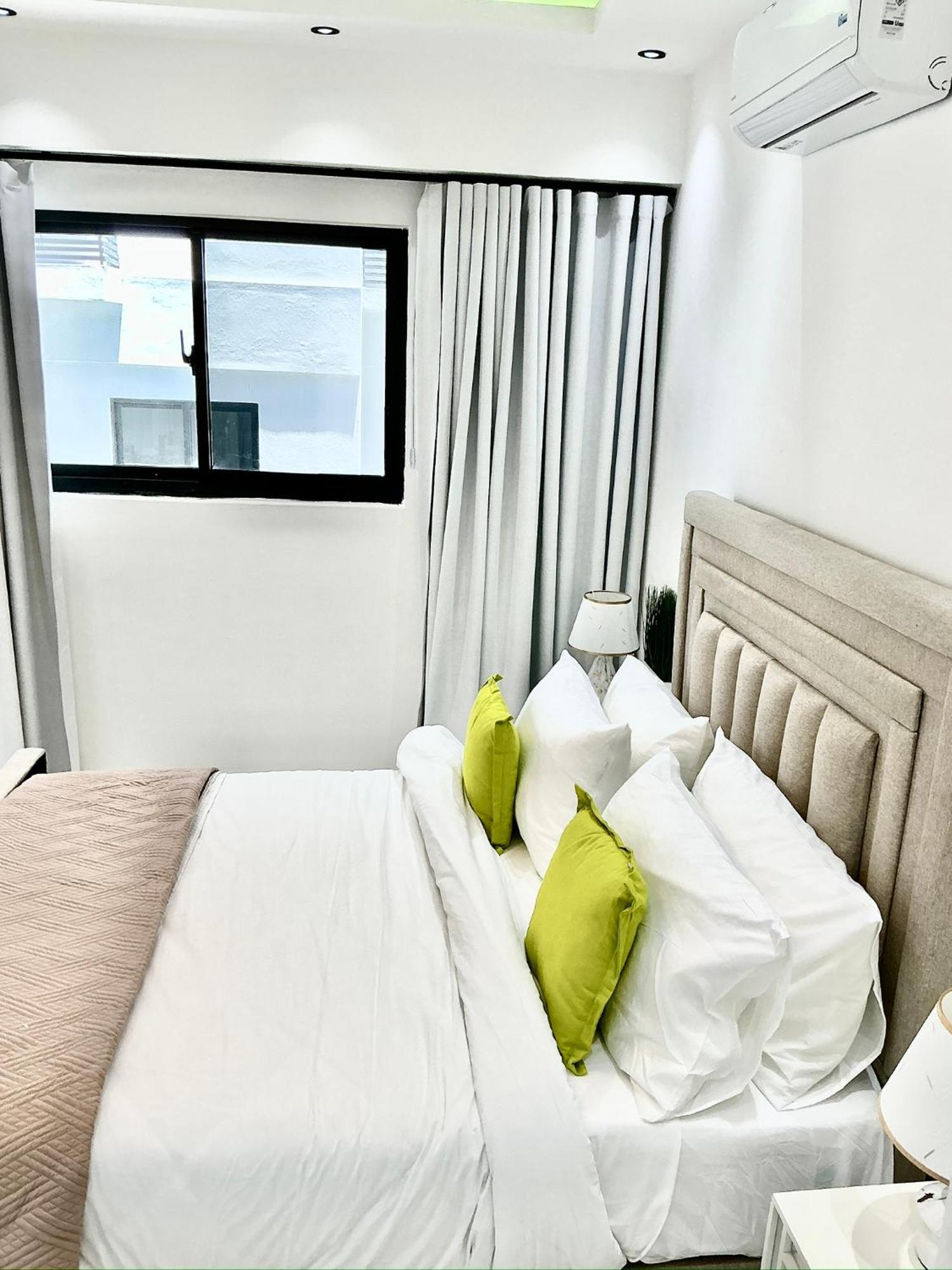 Luxury Designer Suite, Infinity Pool,City Views, foto 14