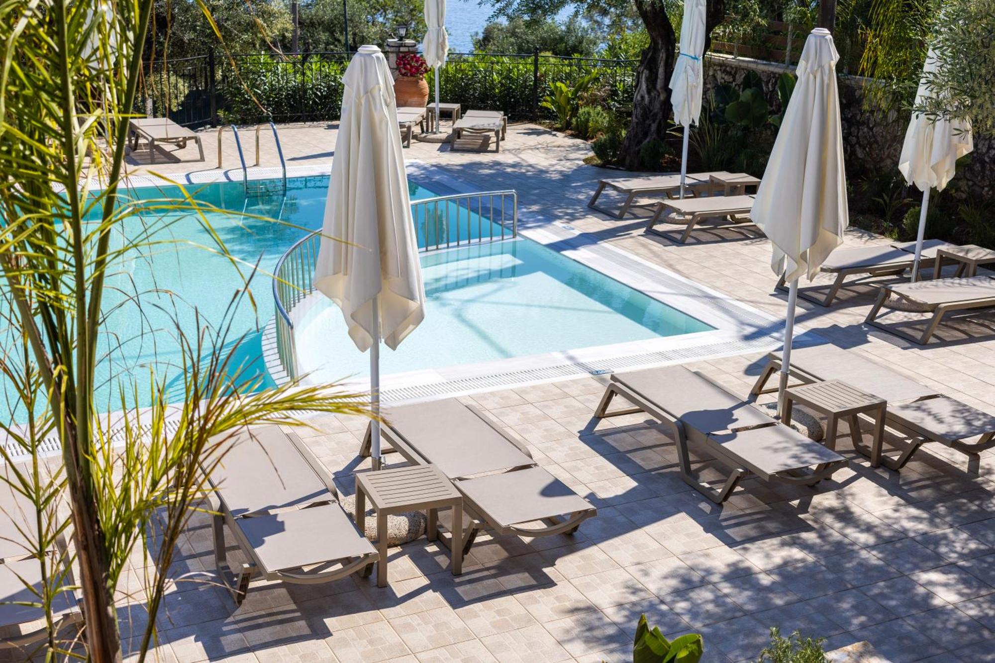 Crystal Blue Hotel, Barbati, Corfu — photo 3