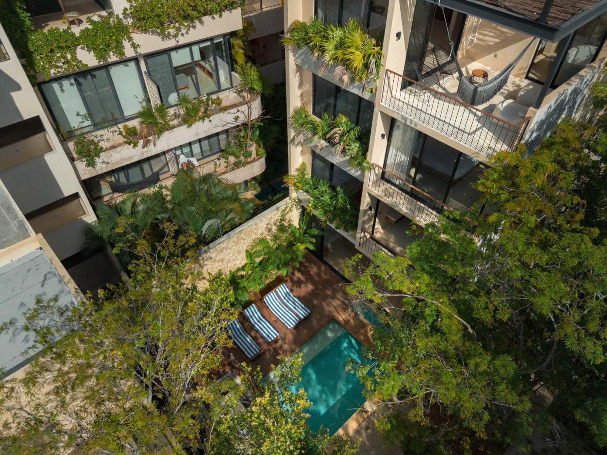 Luxury 5 Bedroom Pool Tiki Bar & Outdoor Gym, foto 7
