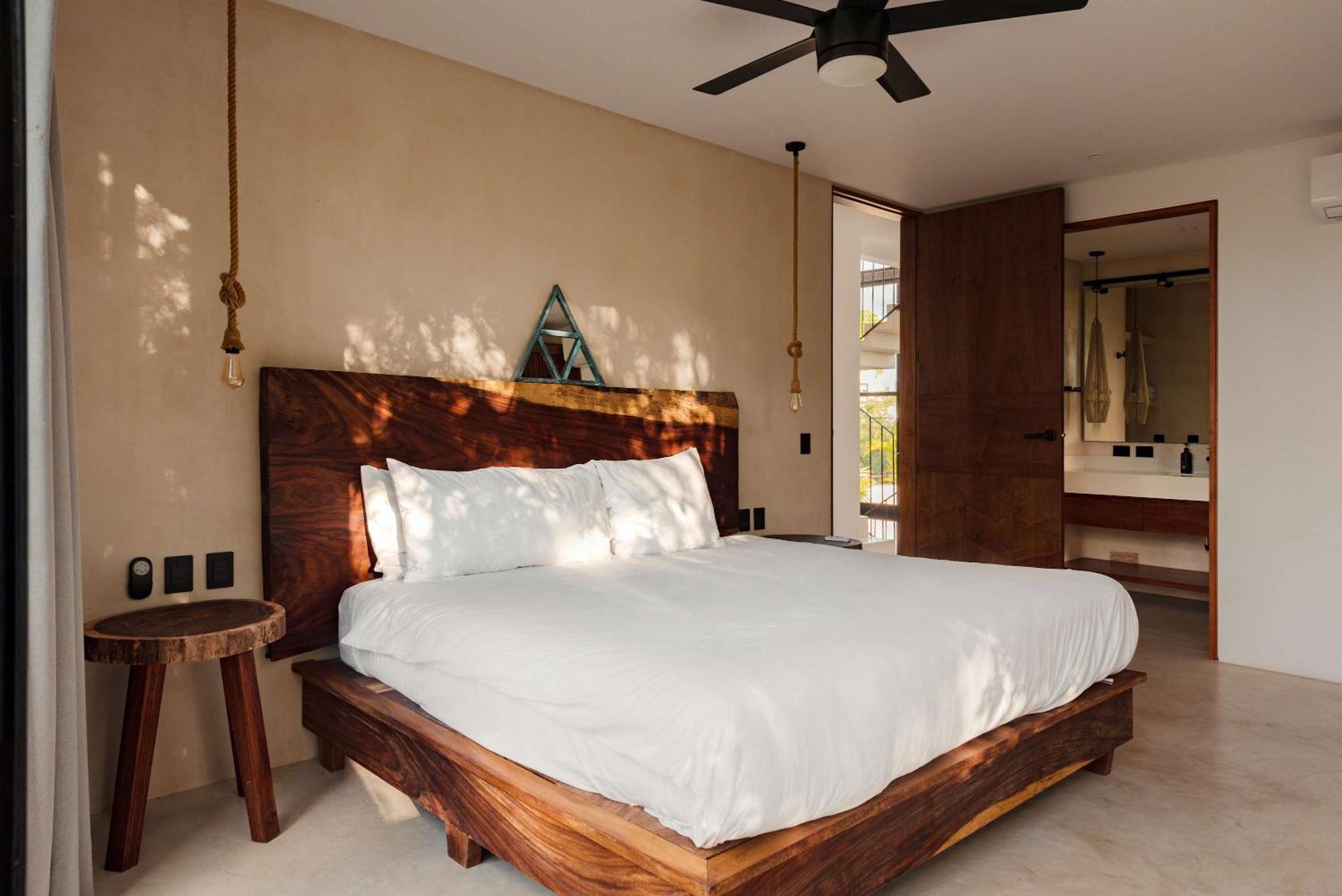 Luxury 5 Bedroom Pool Tiki Bar & Outdoor Gym, foto 14