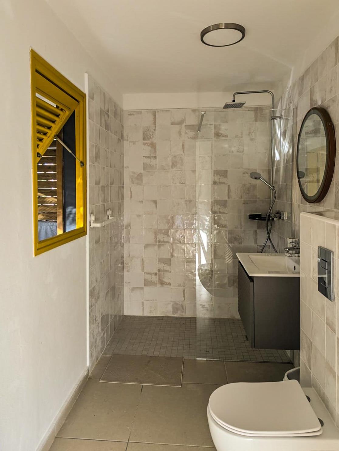 Appartement avec Jacuzzi, grande terrasse, lit King size, foto 10