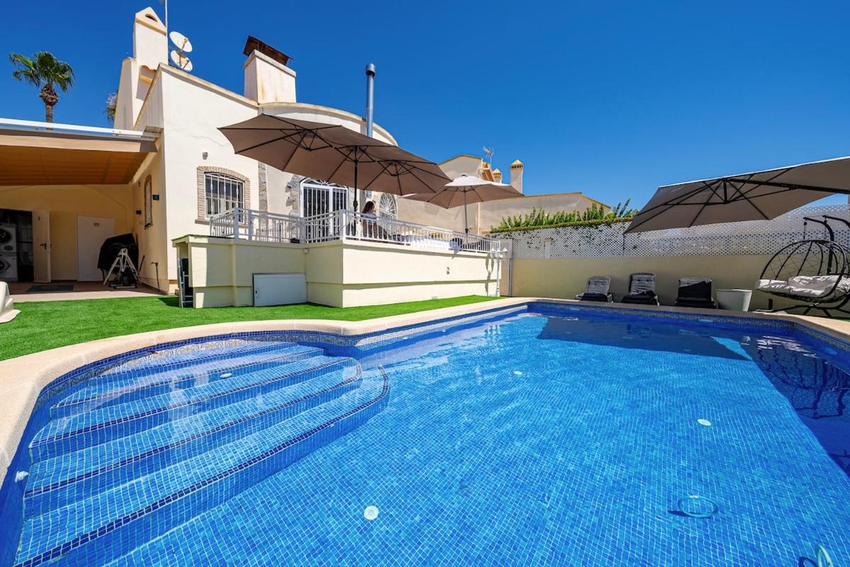 Private Villa with pool