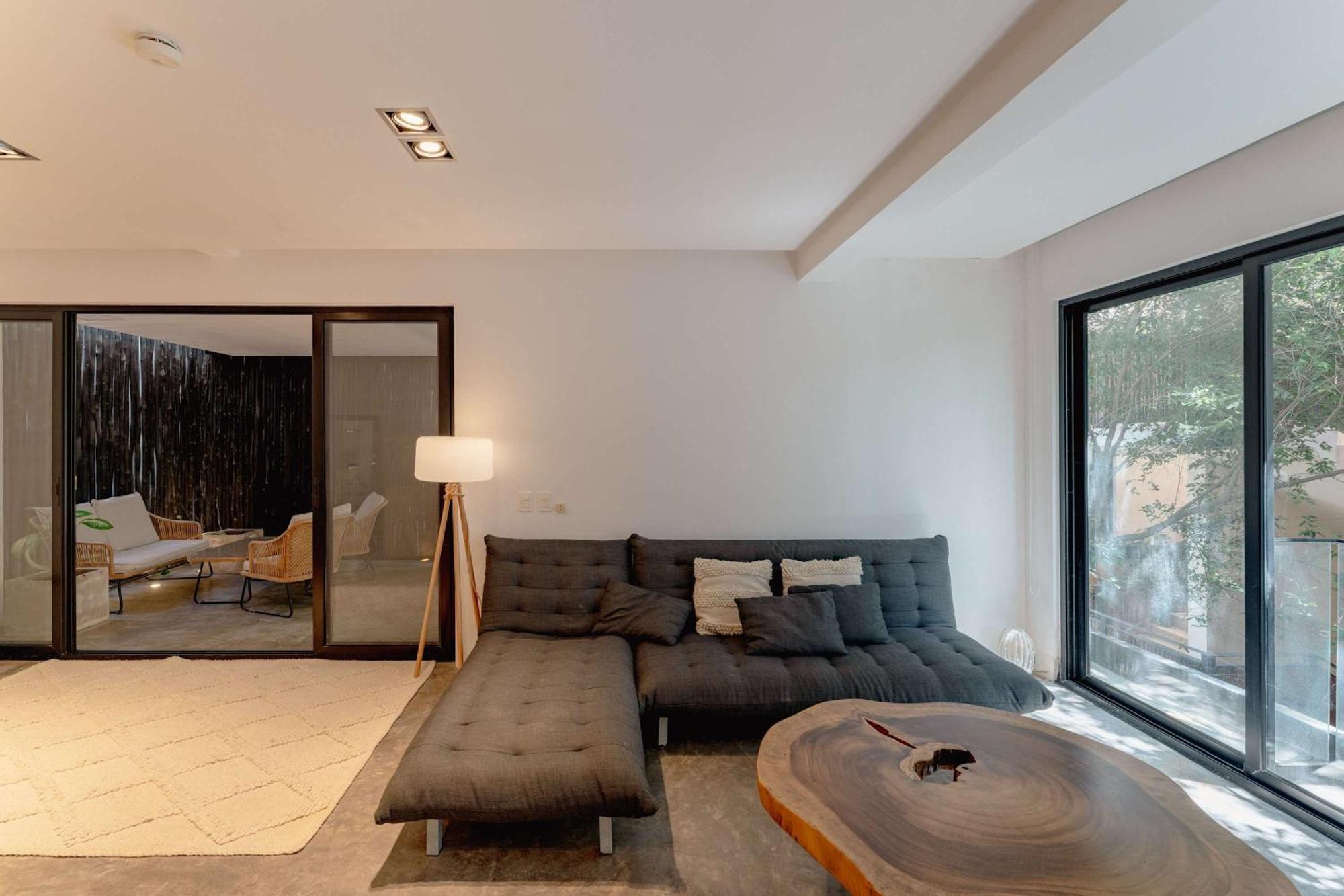 Stylish 3BR Retreat in Serene Luxury Setting, foto 9