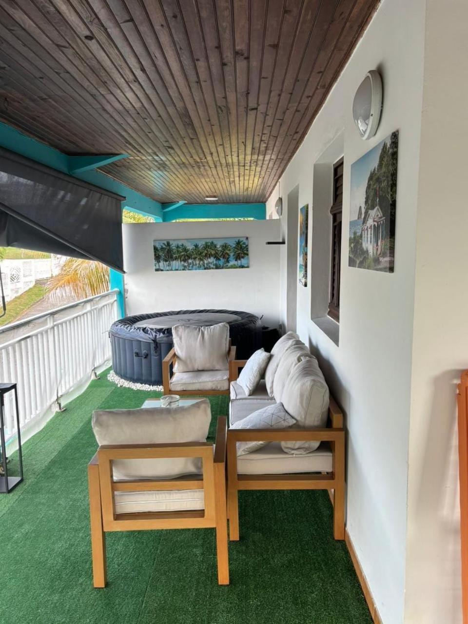 Appartement convivial, grande terrasse et jacuzzi