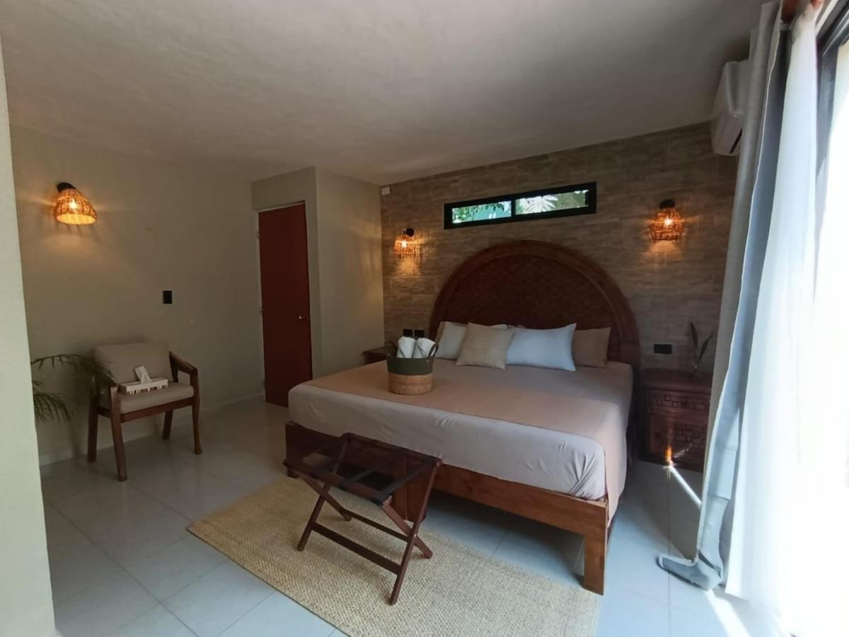 Private House with Pool, 2 Bedrooms & Parking, foto 12
