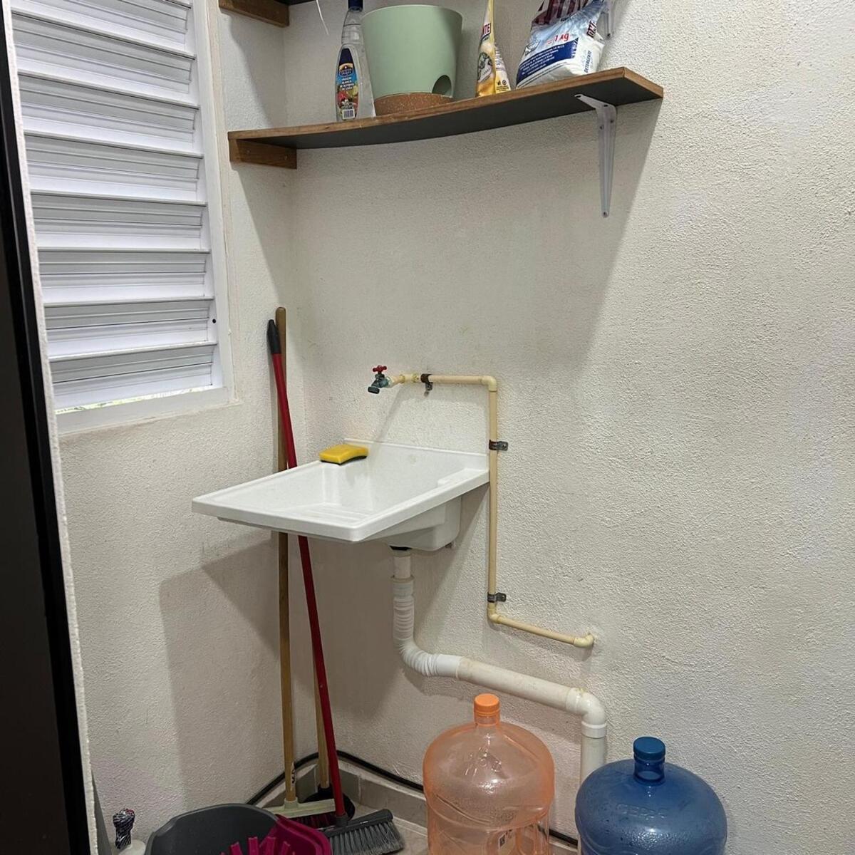 Modern 2BR 2BA Workspace Wifi Pools 24x7 Sec, foto 12