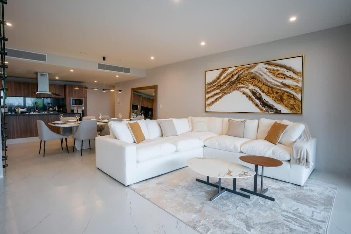 Luxury 3BR Penthouse with Private Rooftop, foto 6