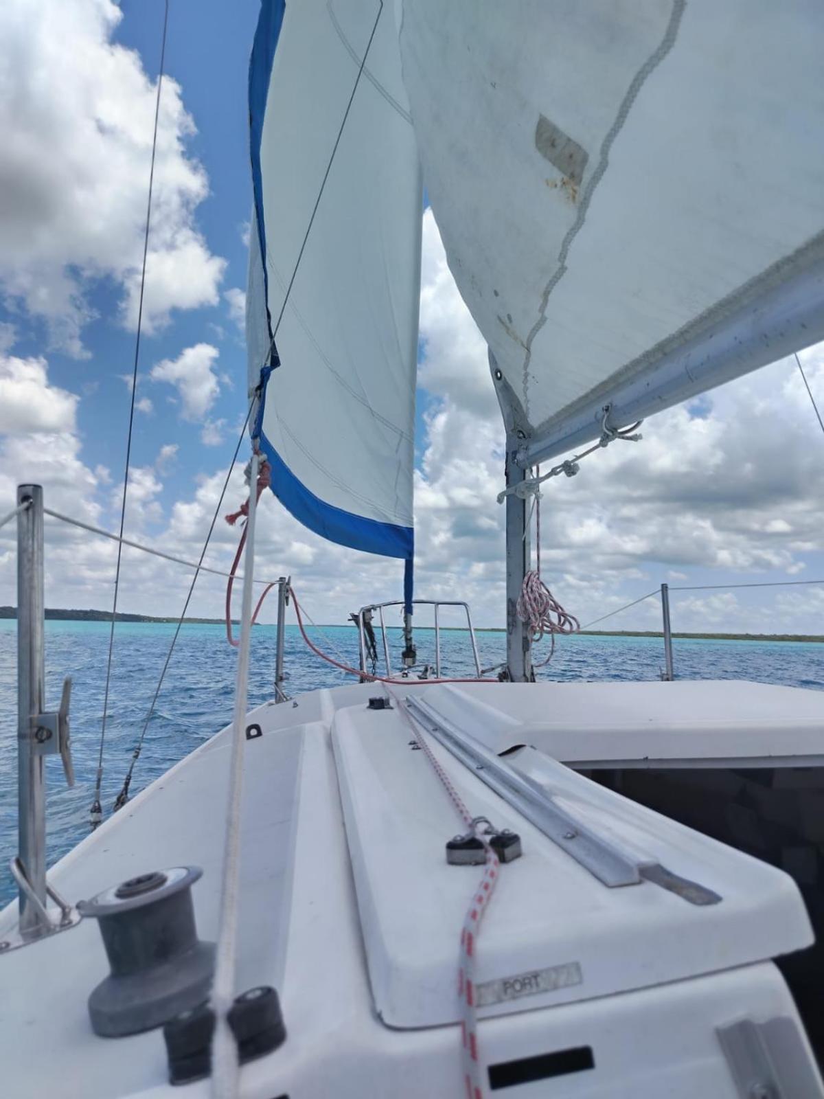 Yacht for rent in Bacalar, foto 12