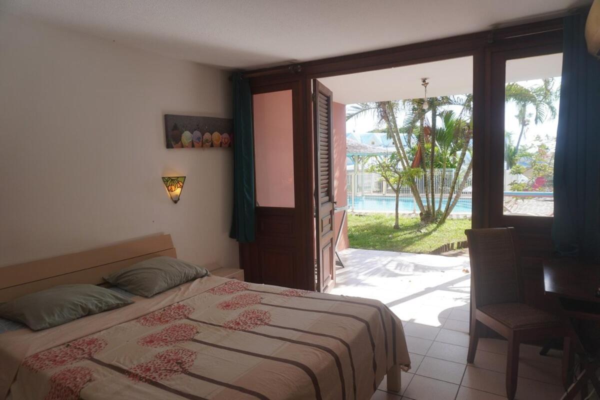 Studio Dahlia avec PISCINE à 5 min de la Plage POINTE MARIN