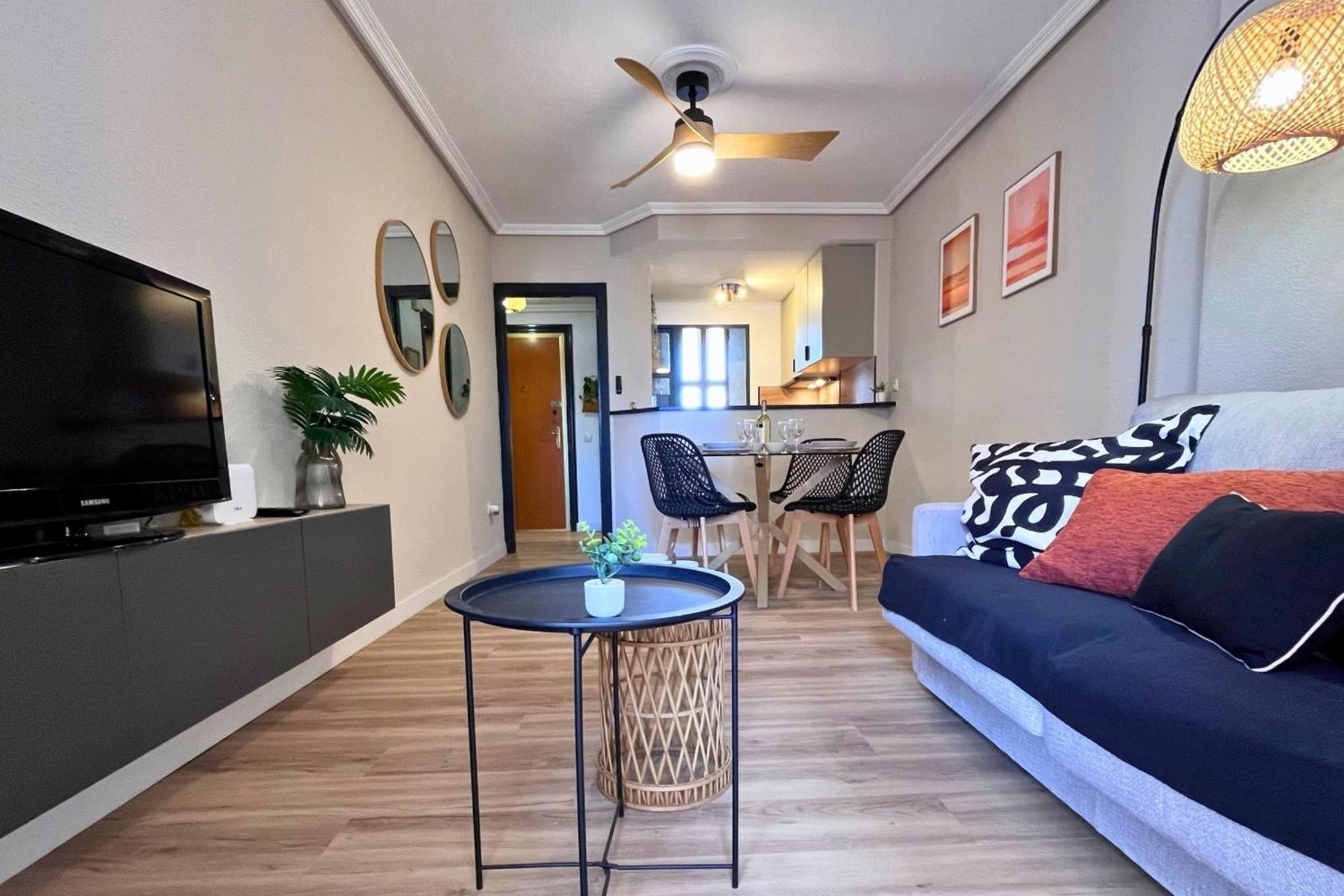 Apartment with panoramic views a swimming pool and a nearby beach