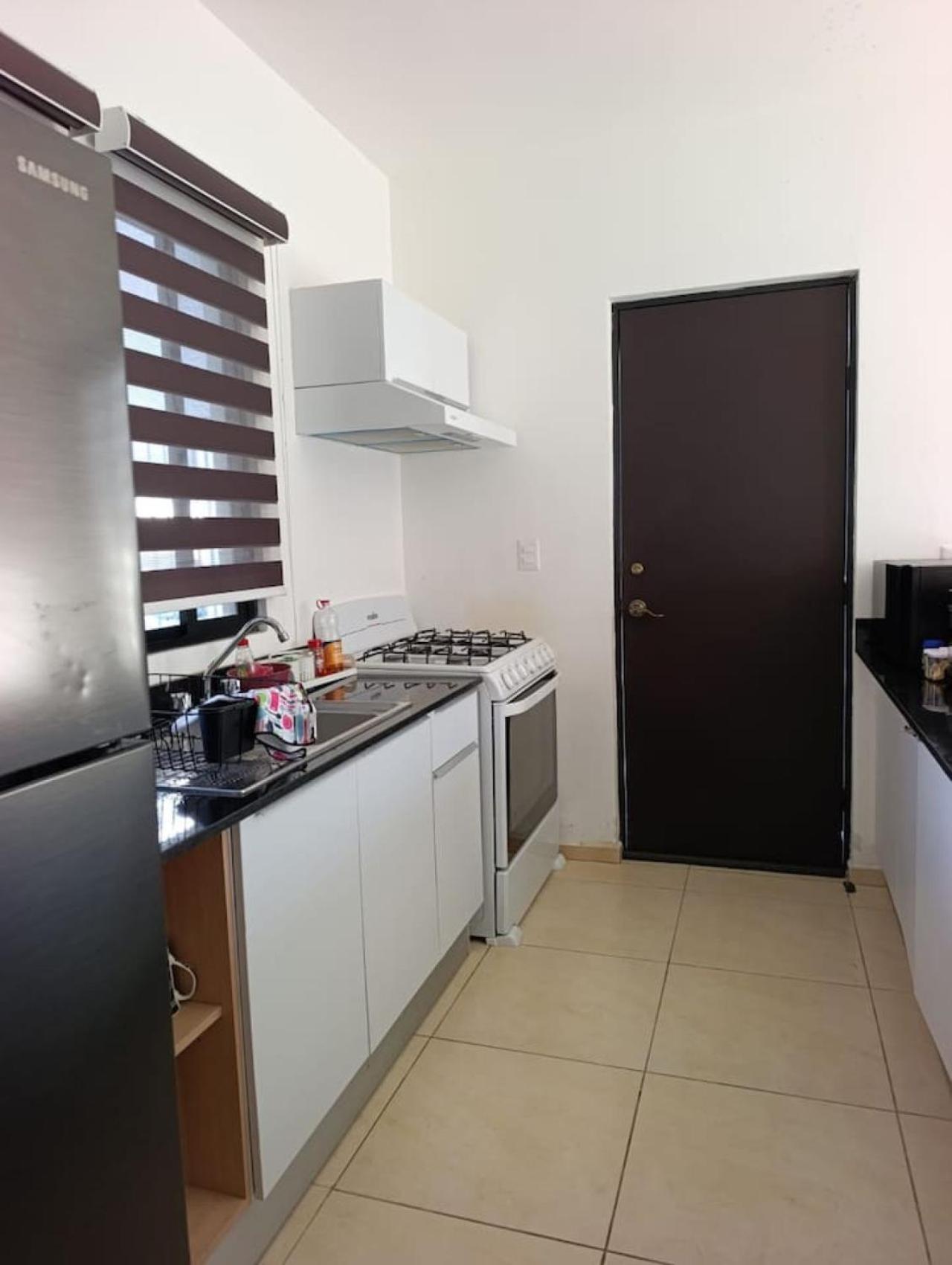 Beautiful house 2 bedroom wifi TV, foto 8